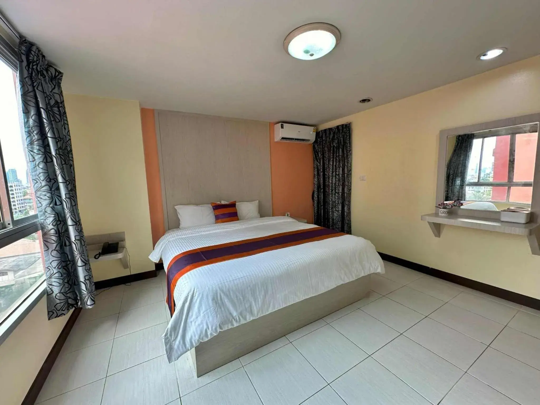 Bed in Aryan Suites Hotel Bed in Aryan Suites Hotel