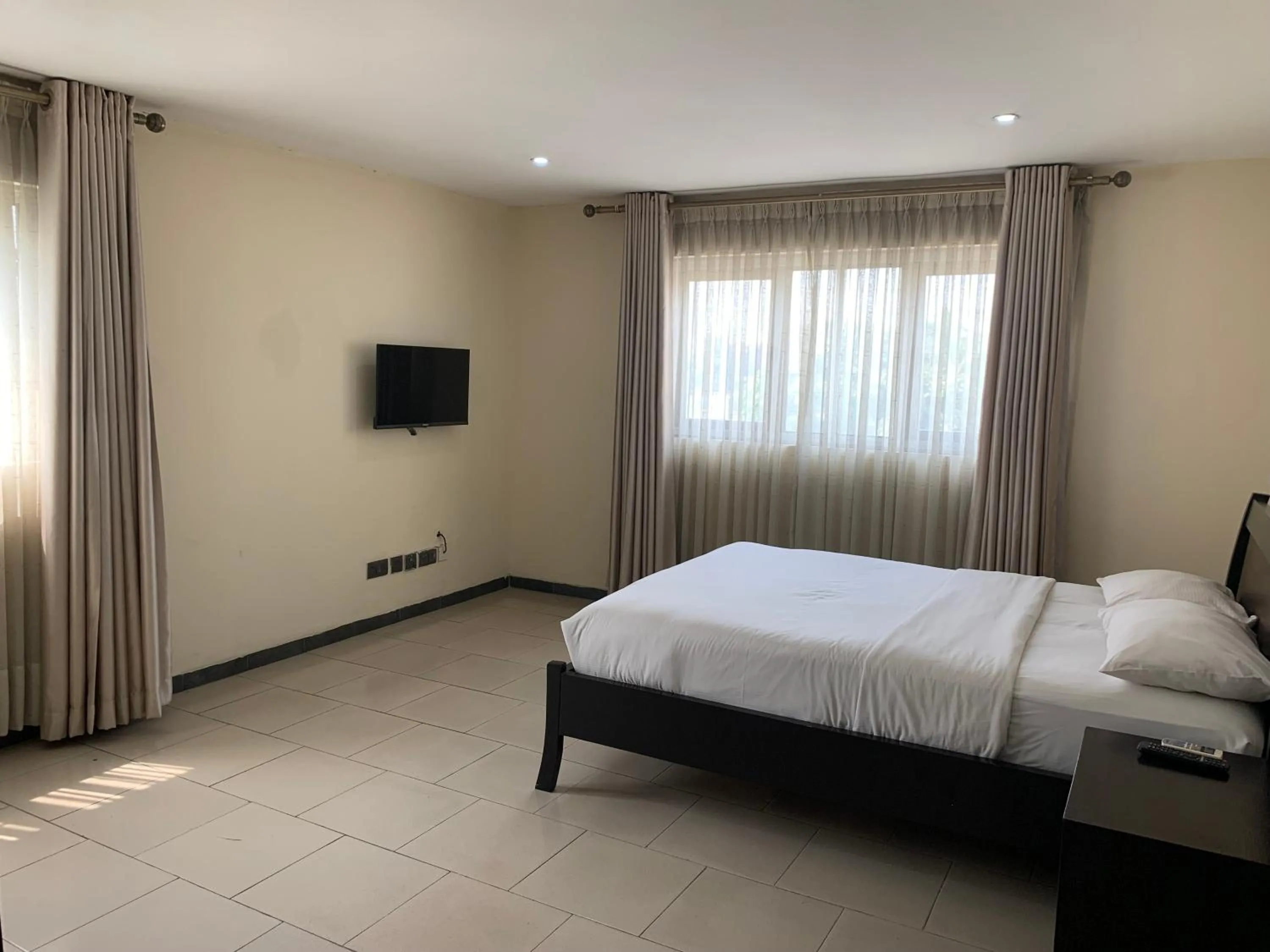 Bed in Emem Court - The Emem Apartment Collections