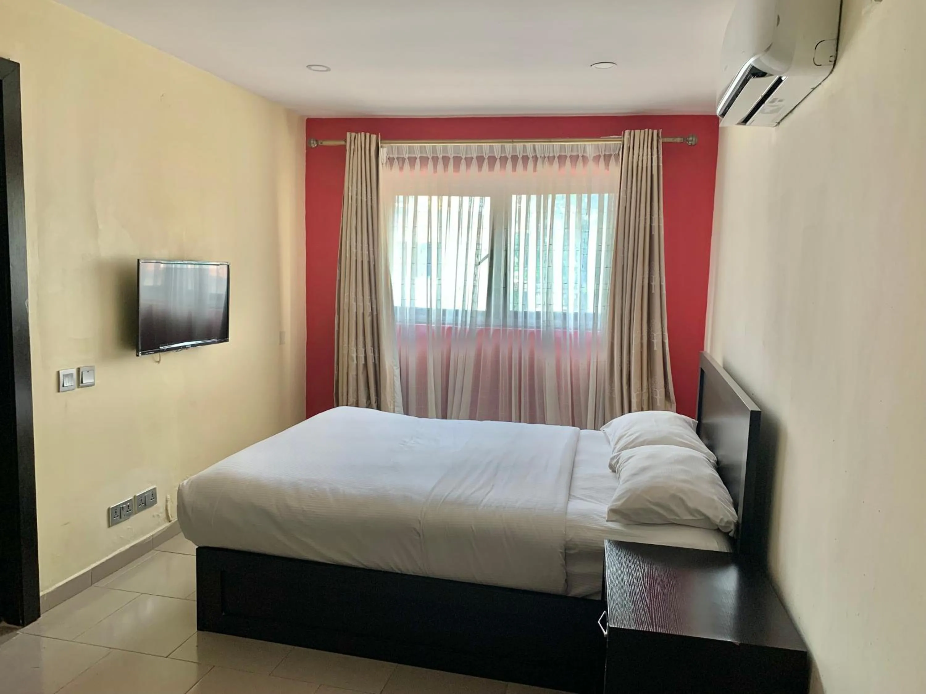 Bed in Emem Court - The Emem Apartment Collections