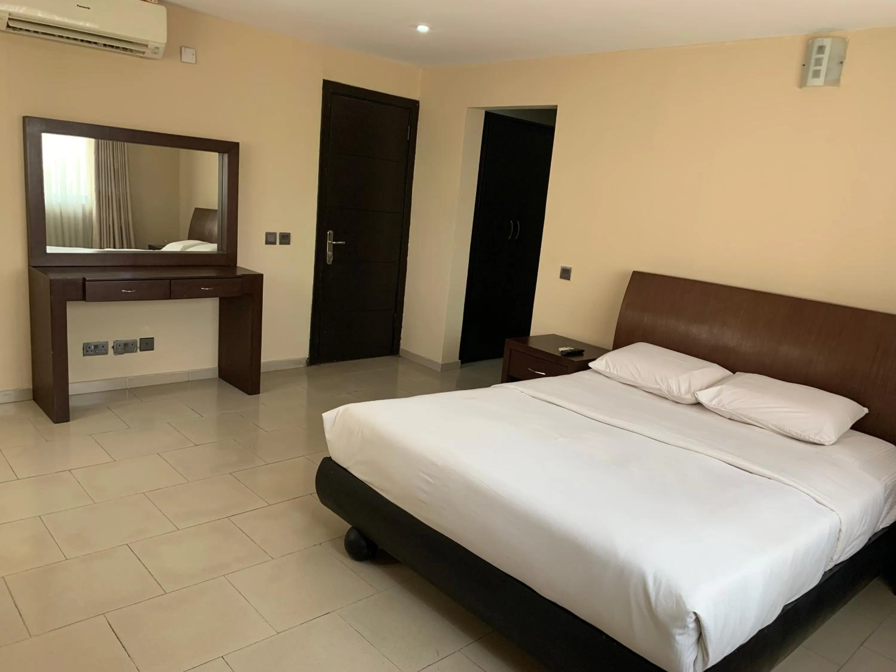 Bed in Emem Court - The Emem Apartment Collections