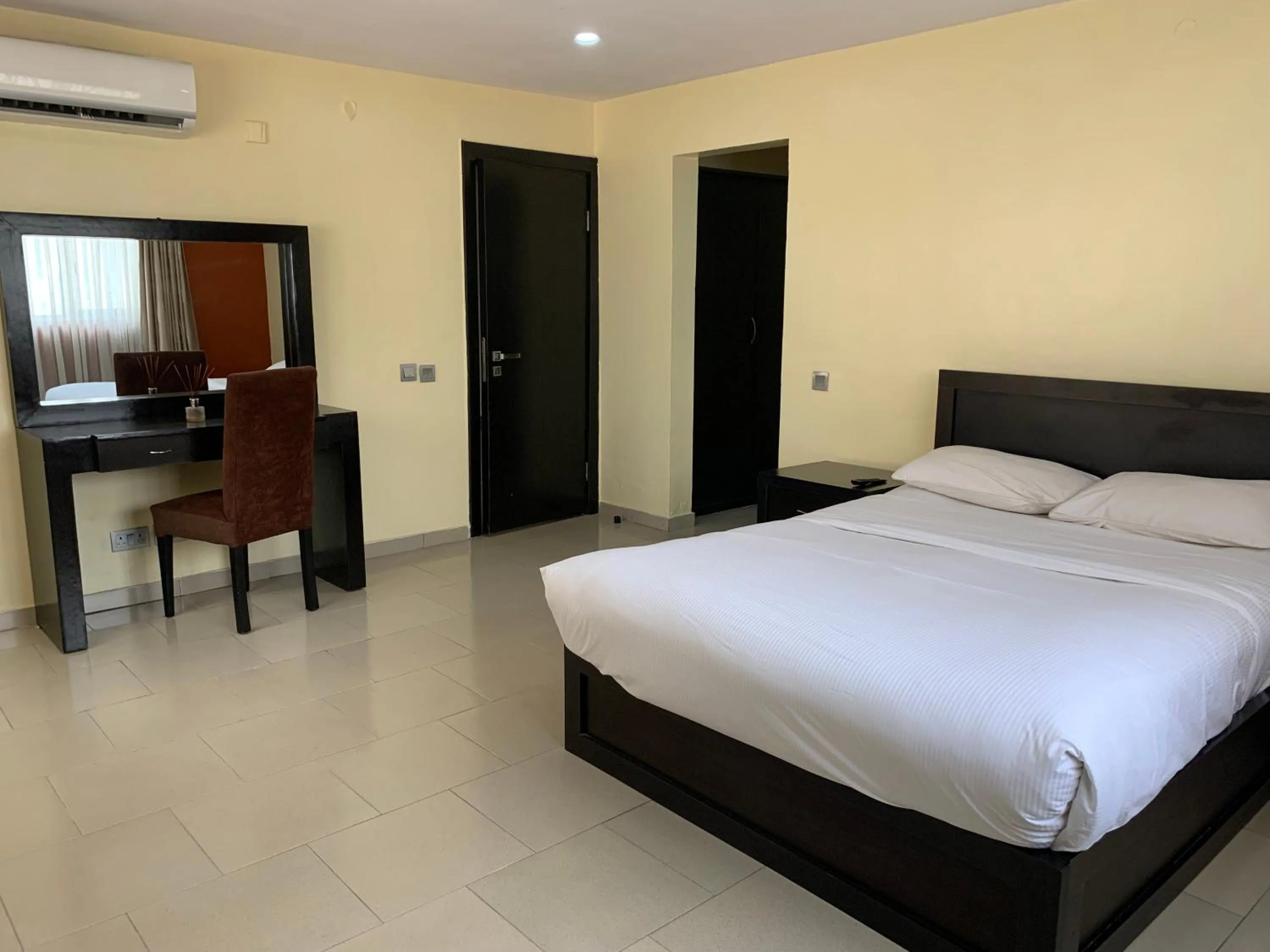 Bed in Emem Court - The Emem Apartment Collections
