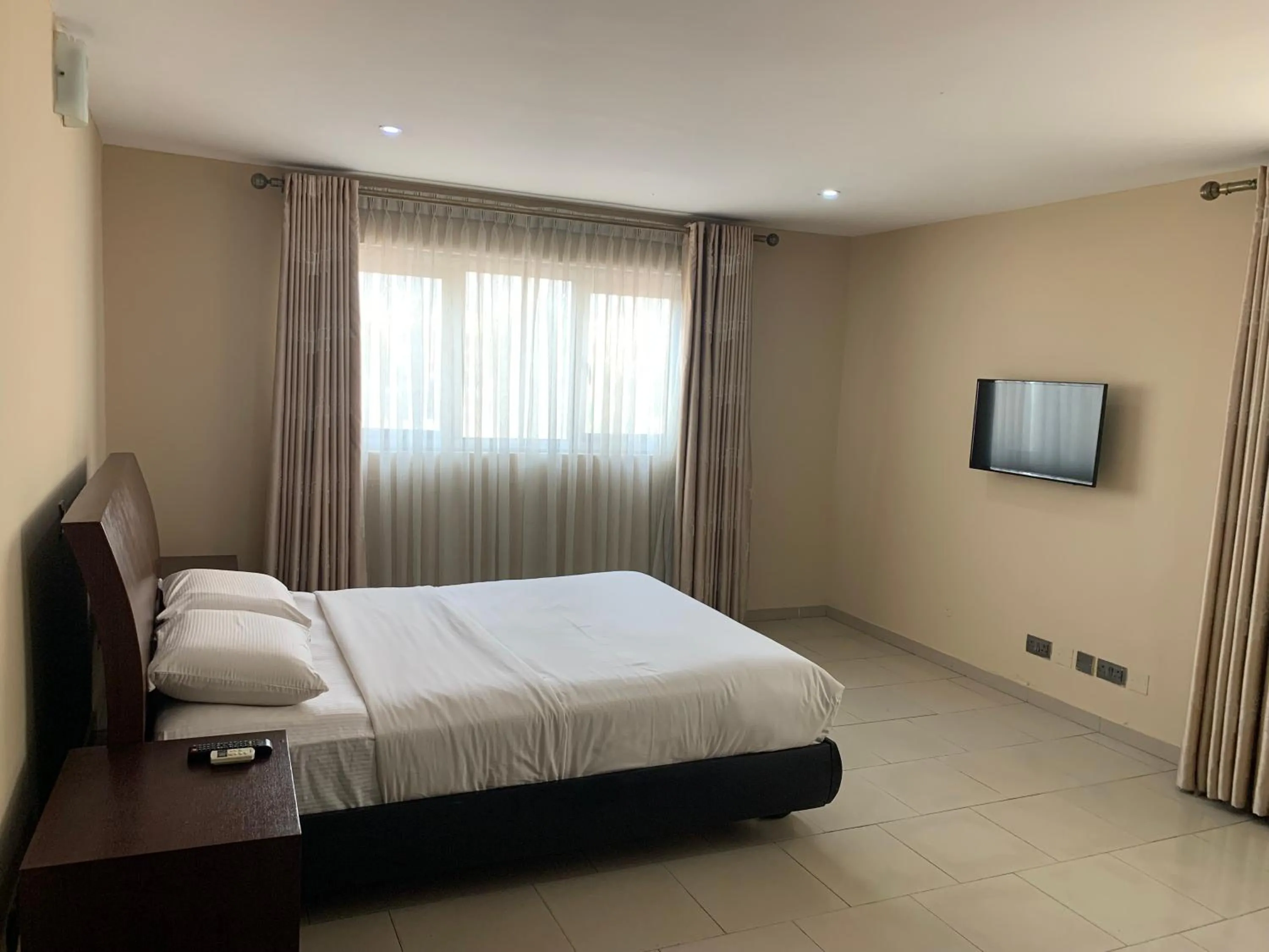 Bed in Emem Court - The Emem Apartment Collections