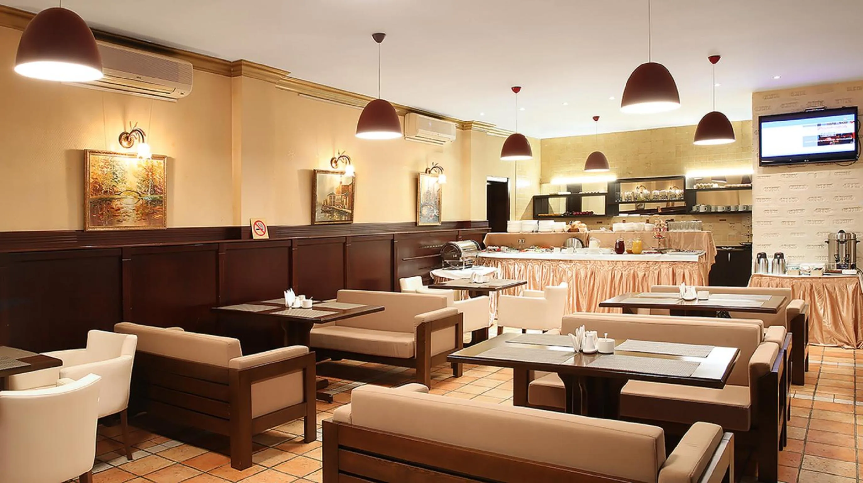 Restaurant/places to eat in Kalasi Hotel