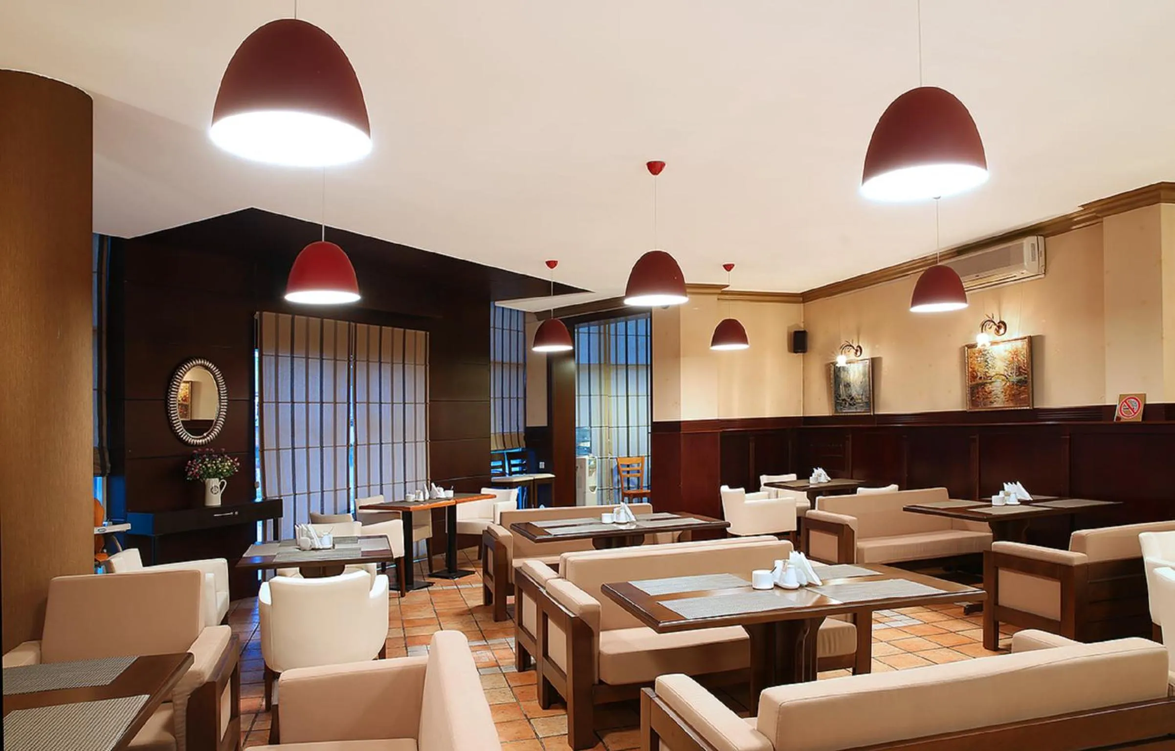 Restaurant/places to eat in Kalasi Hotel