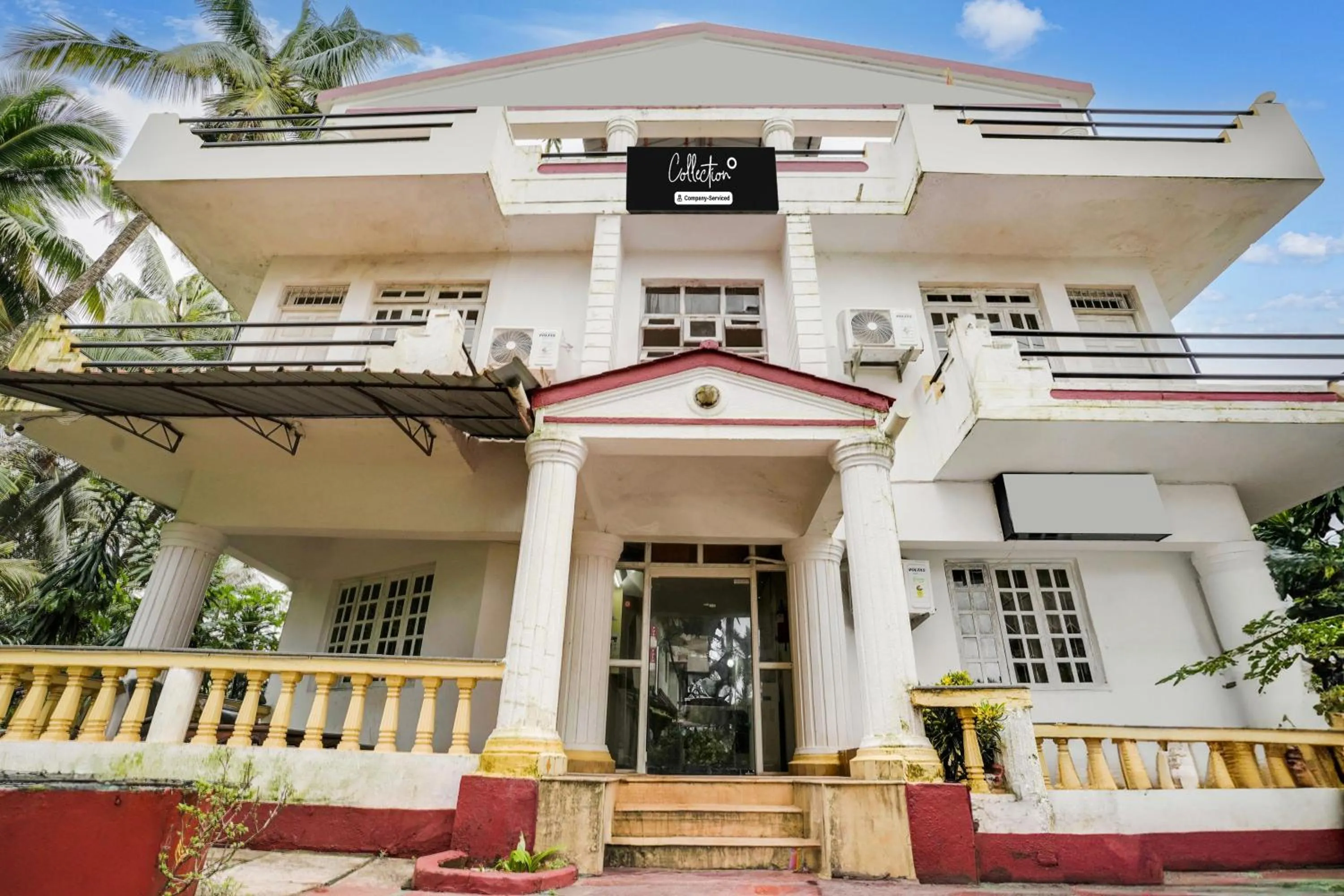 Facade/entrance in Collection O Calangute