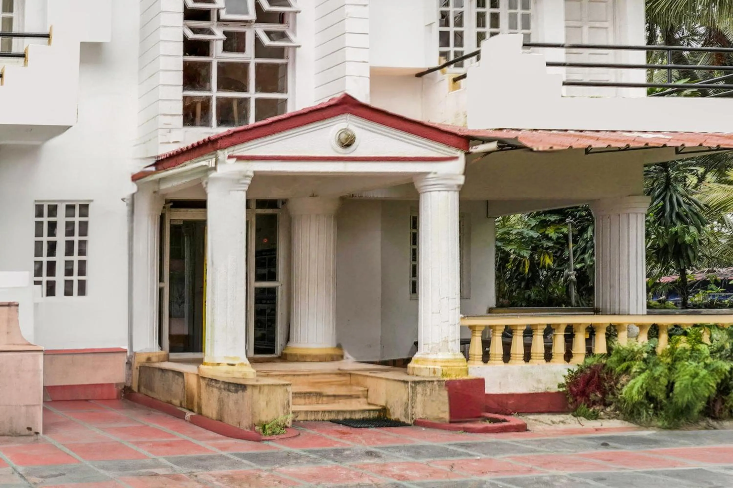 Facade/entrance in Collection O Calangute