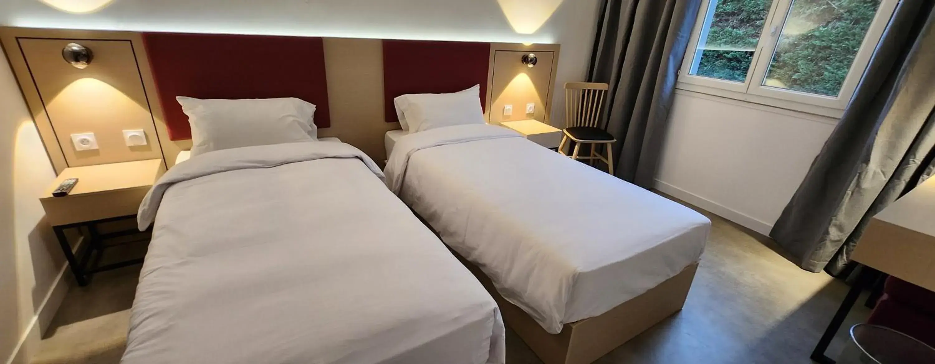 Twin Room in Anaïs Hôtel Bourges Nord Saint-Doulchard Twin Room in Anaïs Hôtel Bourges Nord Saint-Doulchard