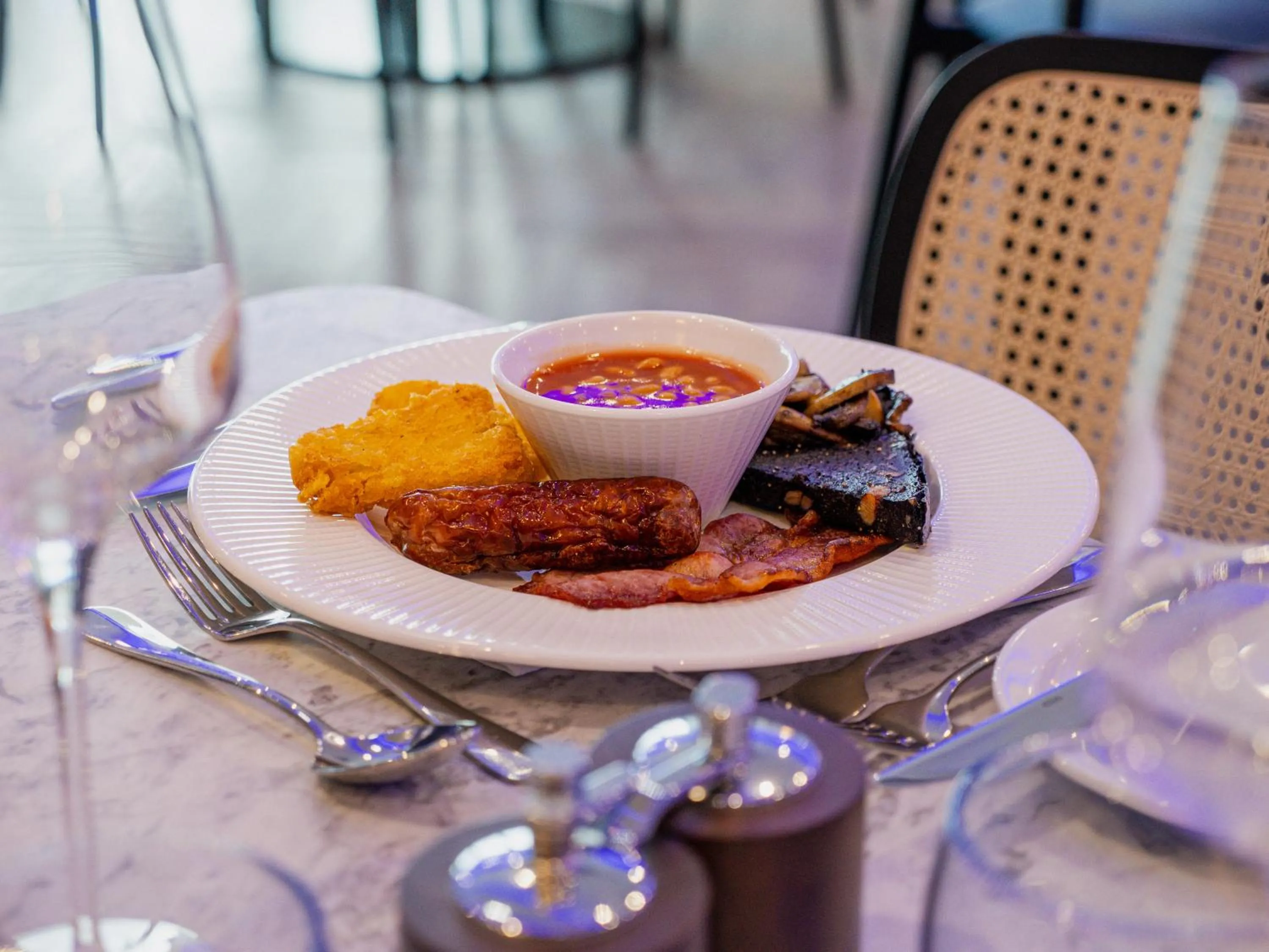 Restaurant/places to eat in Marian Resort And Spa