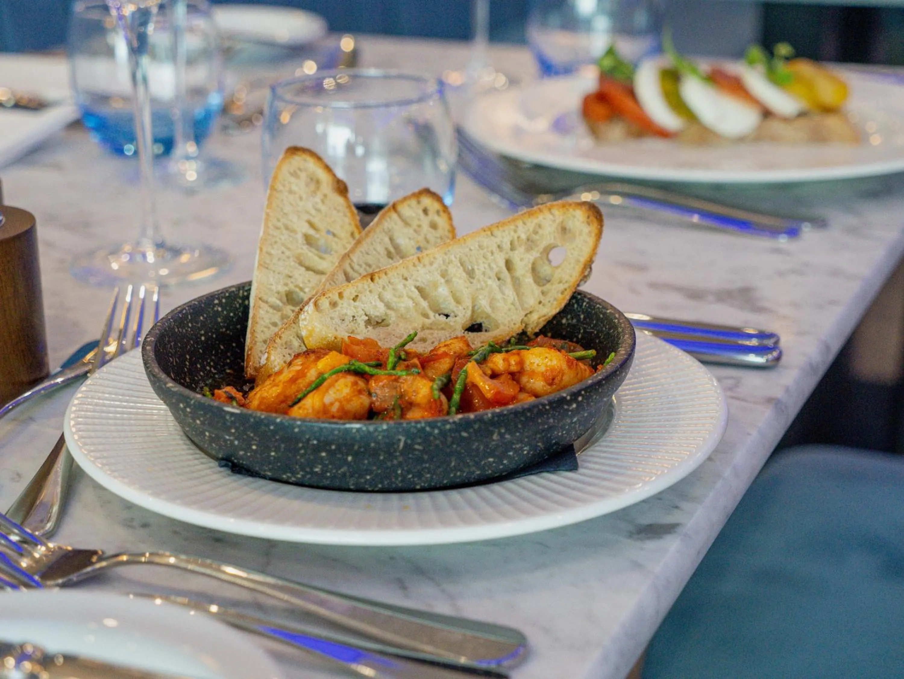 Restaurant/places to eat in Marian Resort And Spa
