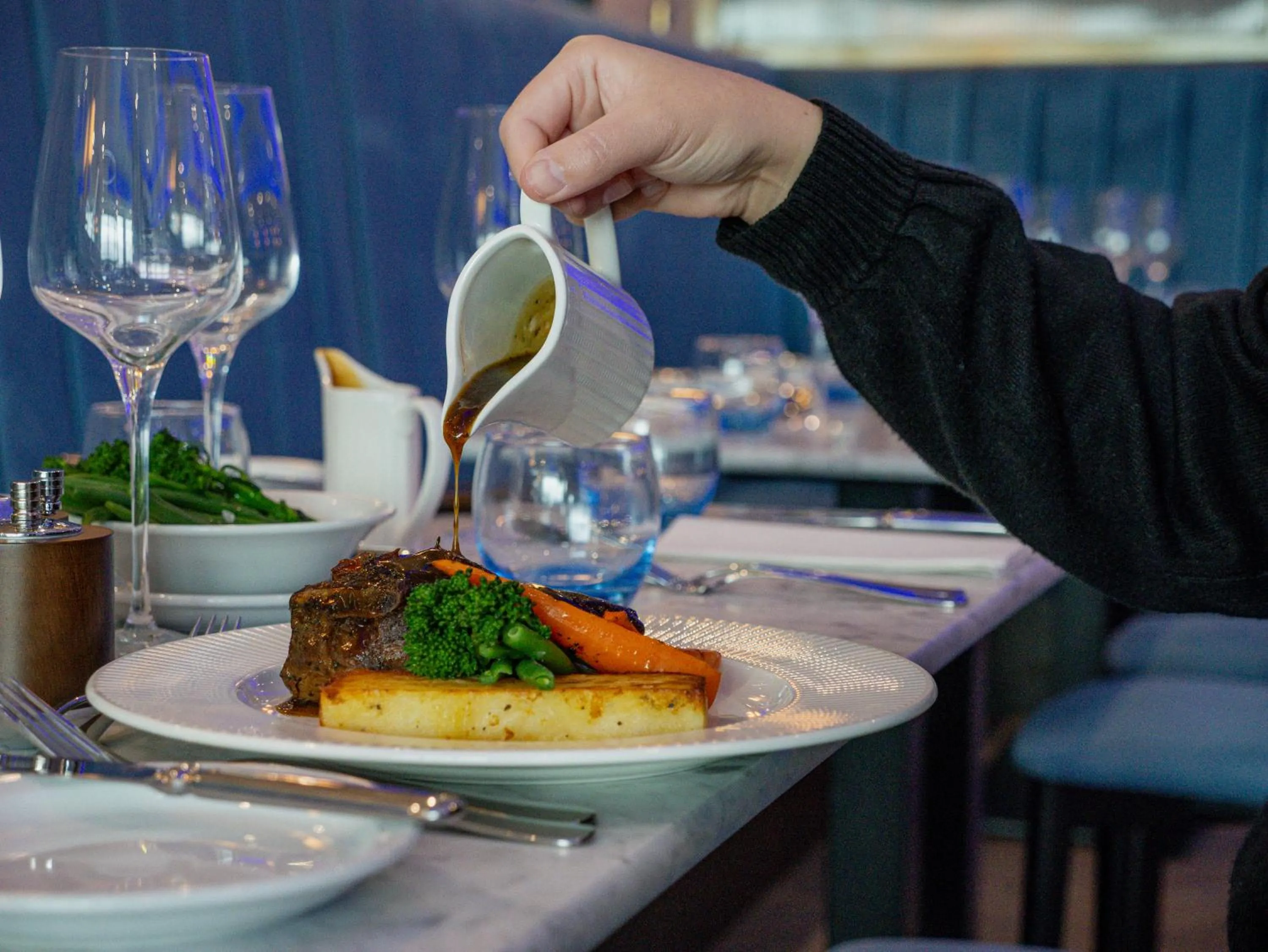 Restaurant/places to eat in Marian Resort And Spa