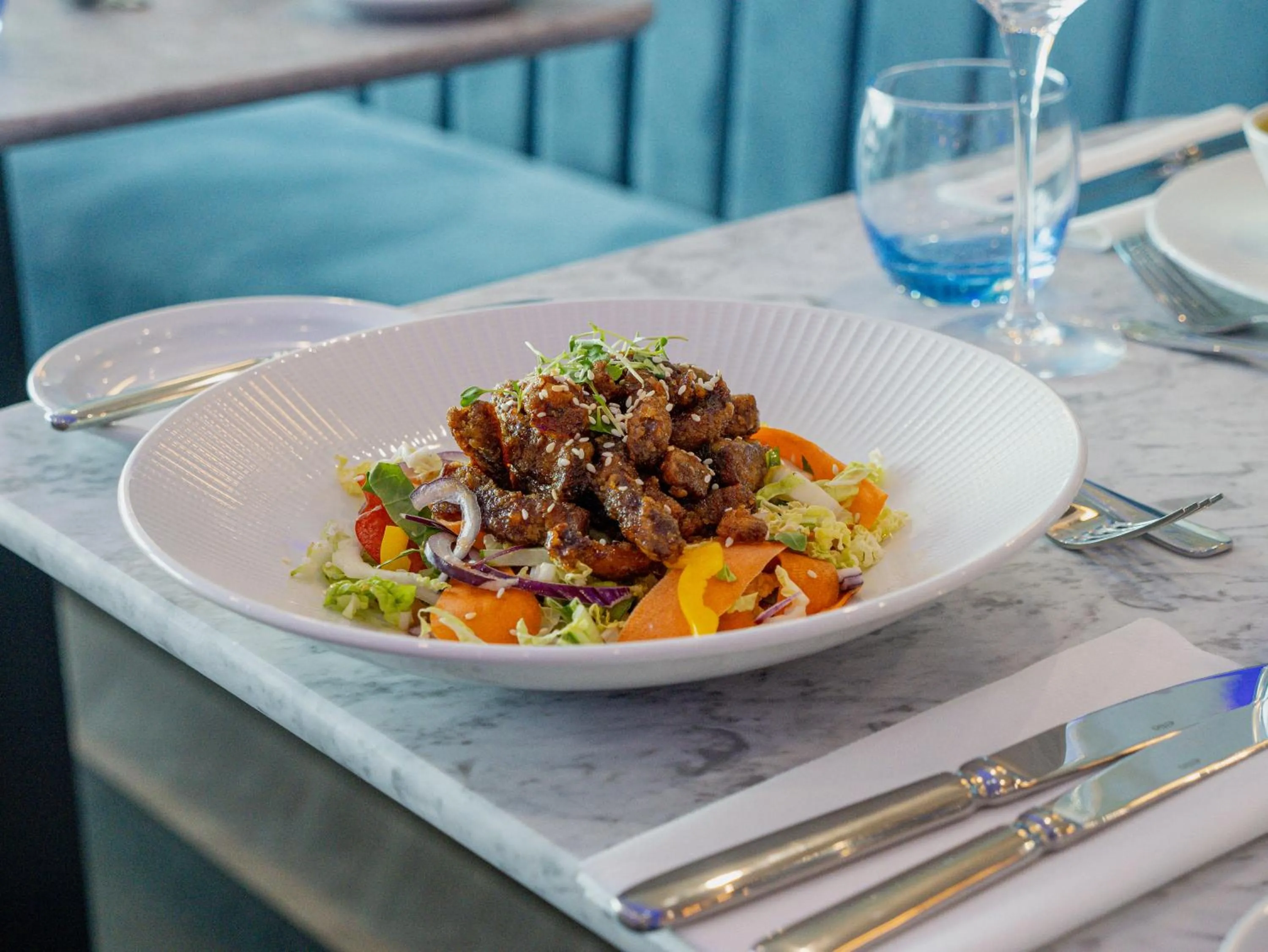 Restaurant/places to eat in Marian Resort And Spa