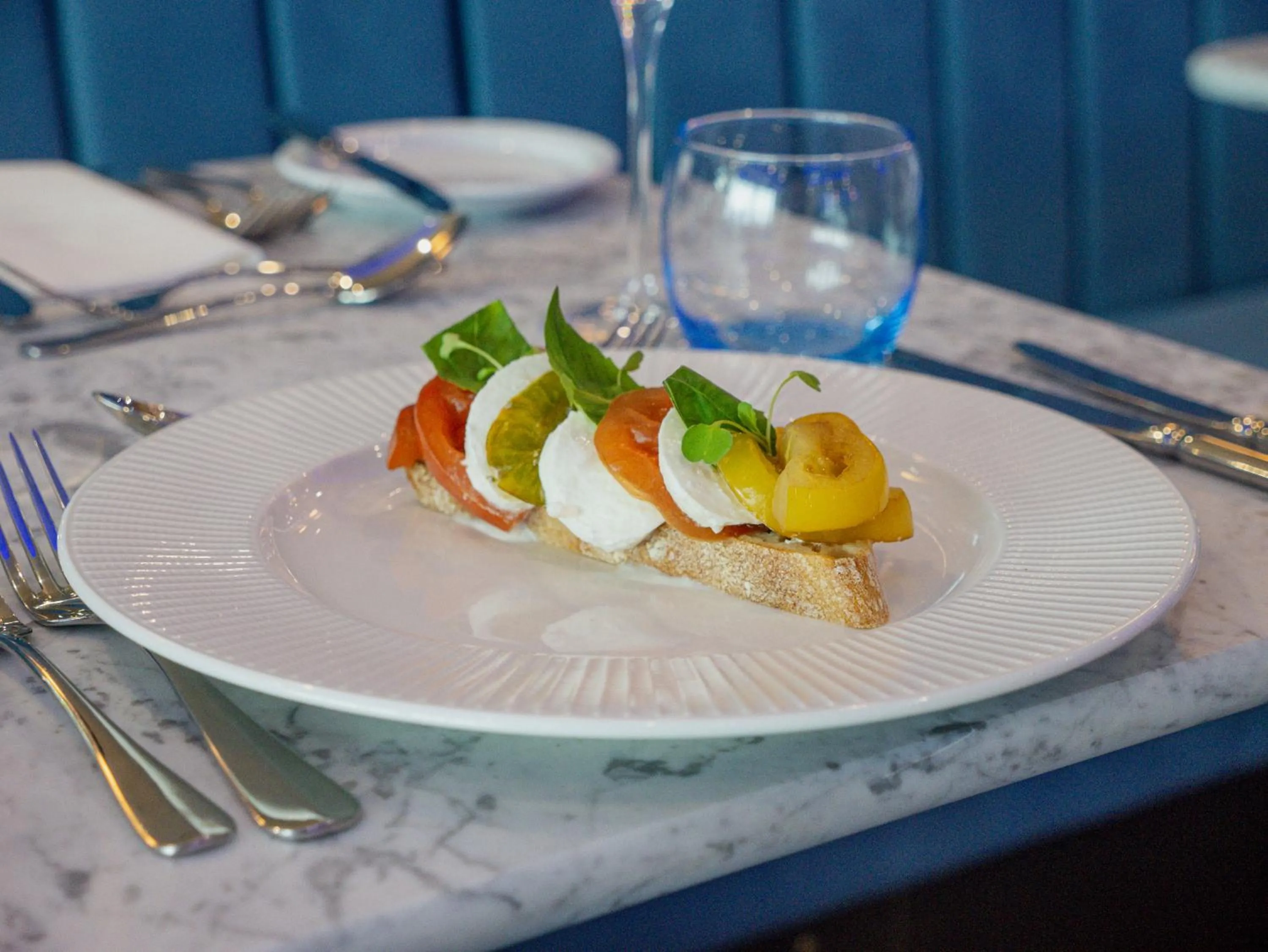 Restaurant/places to eat in Marian Resort And Spa