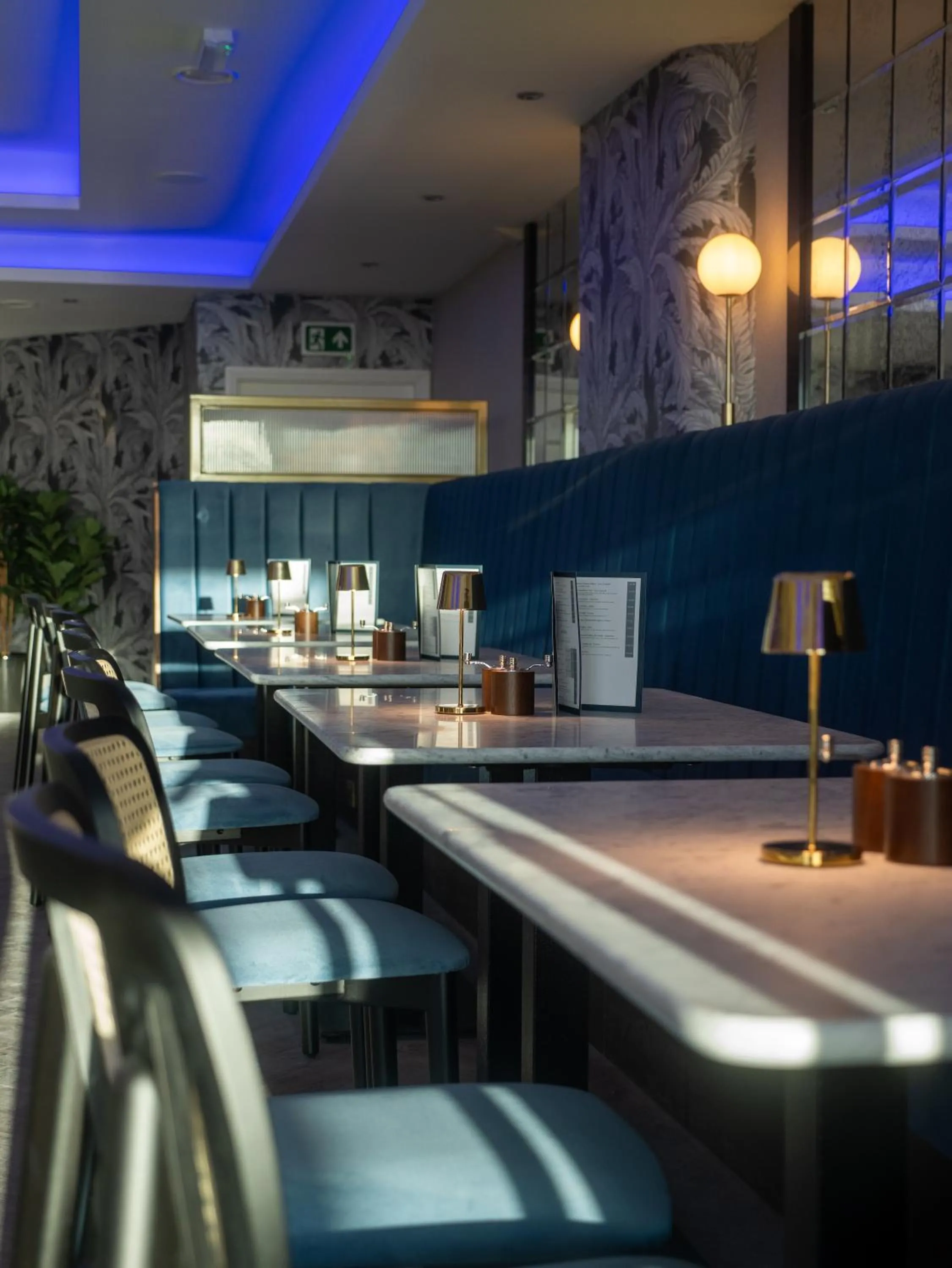 Restaurant/places to eat in Marian Resort And Spa