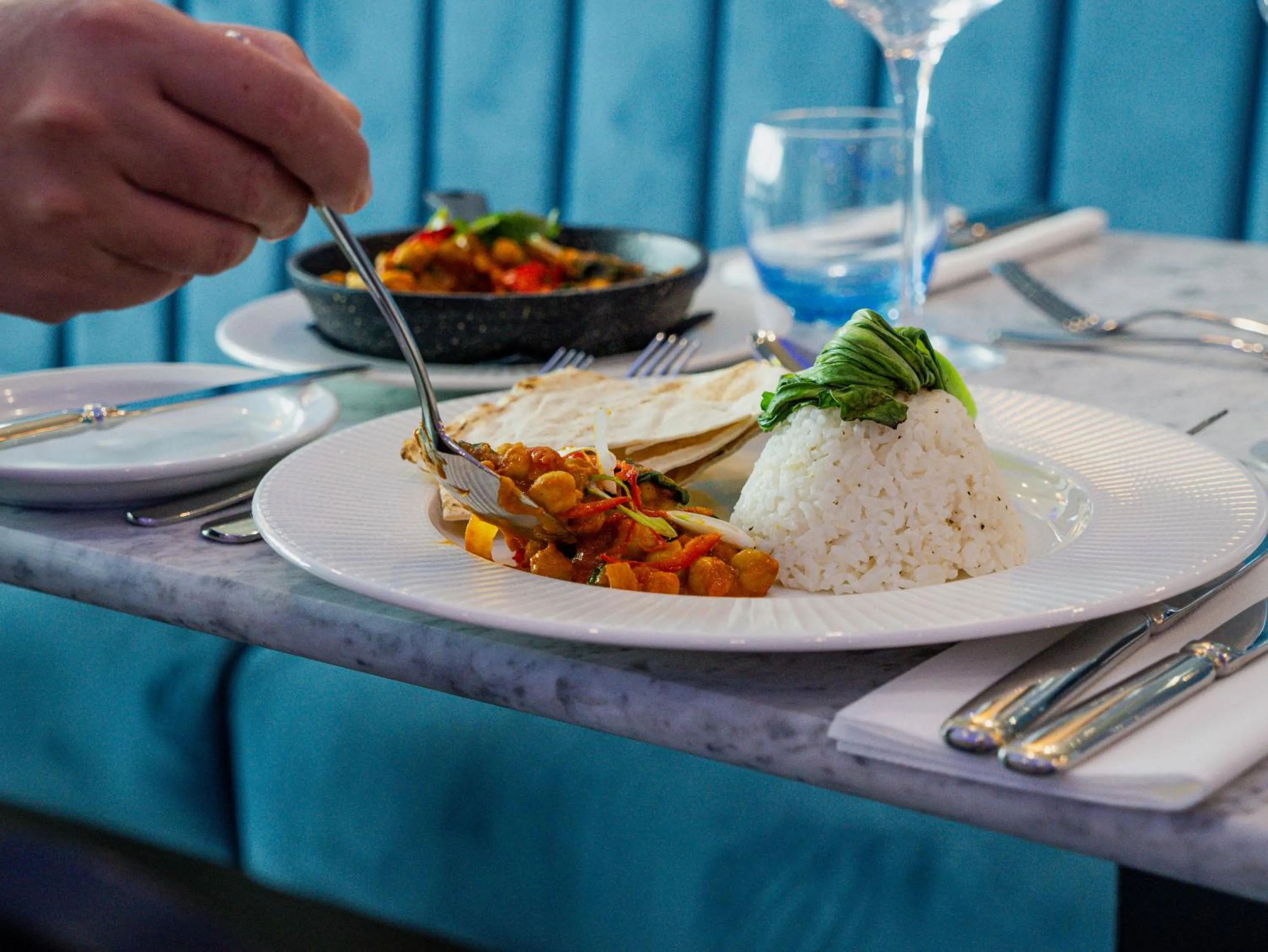 Restaurant/places to eat in Marian Resort And Spa