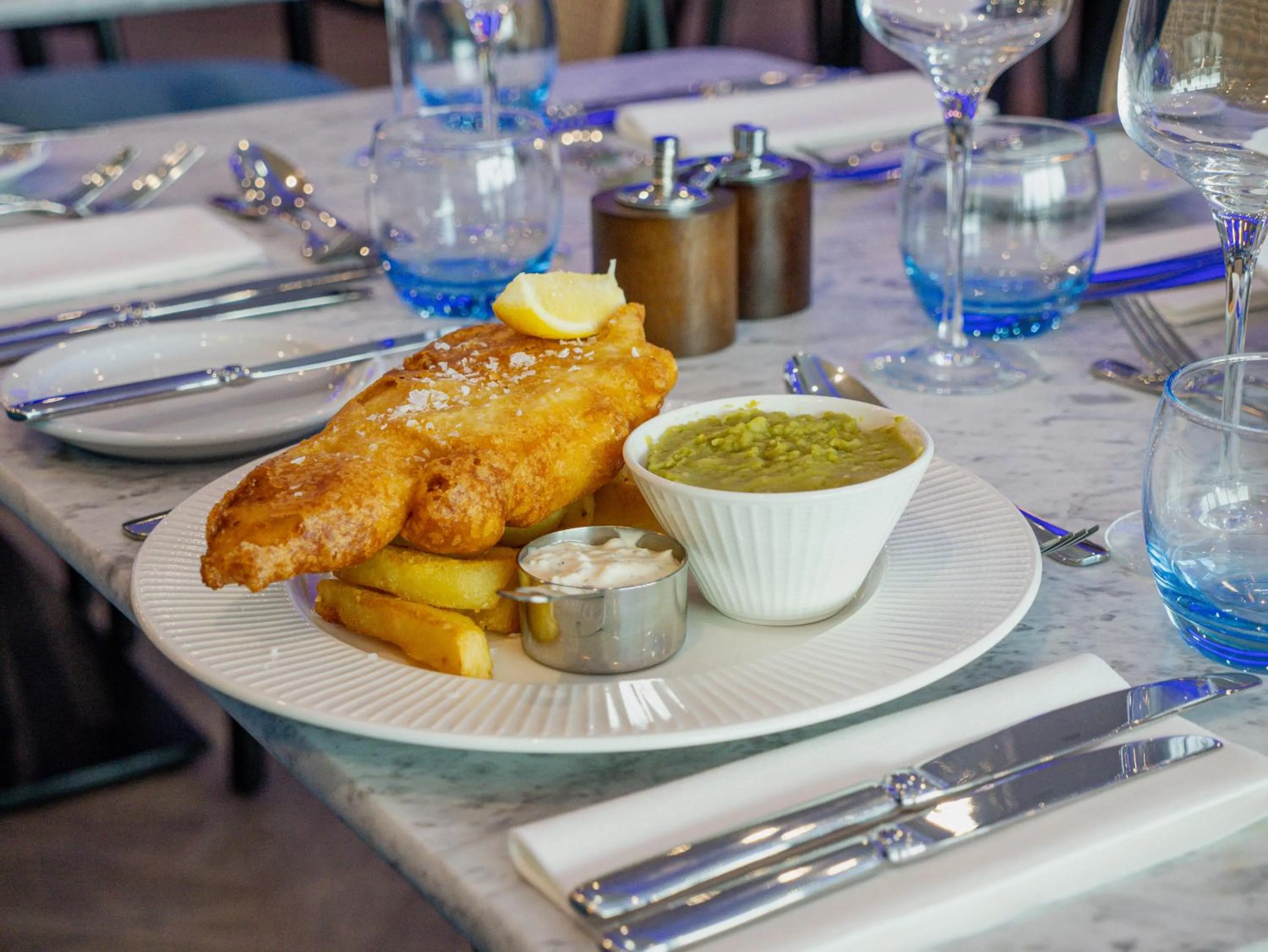 Restaurant/places to eat in Marian Resort And Spa
