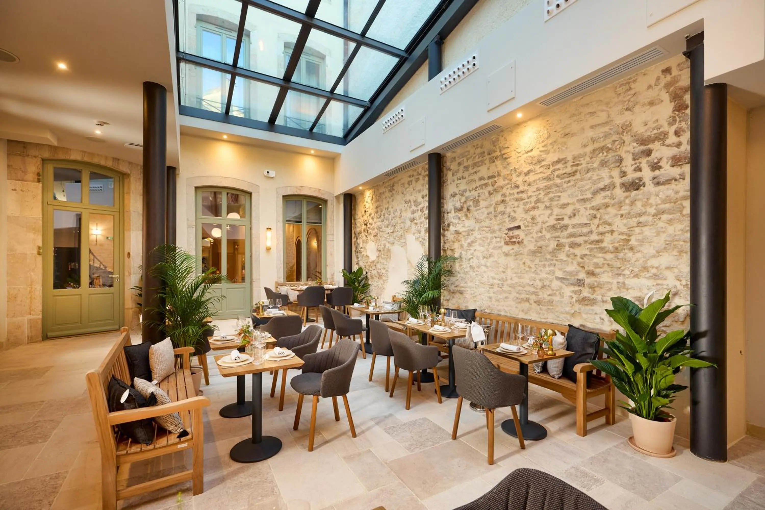 Restaurant/places to eat in Maison 1896