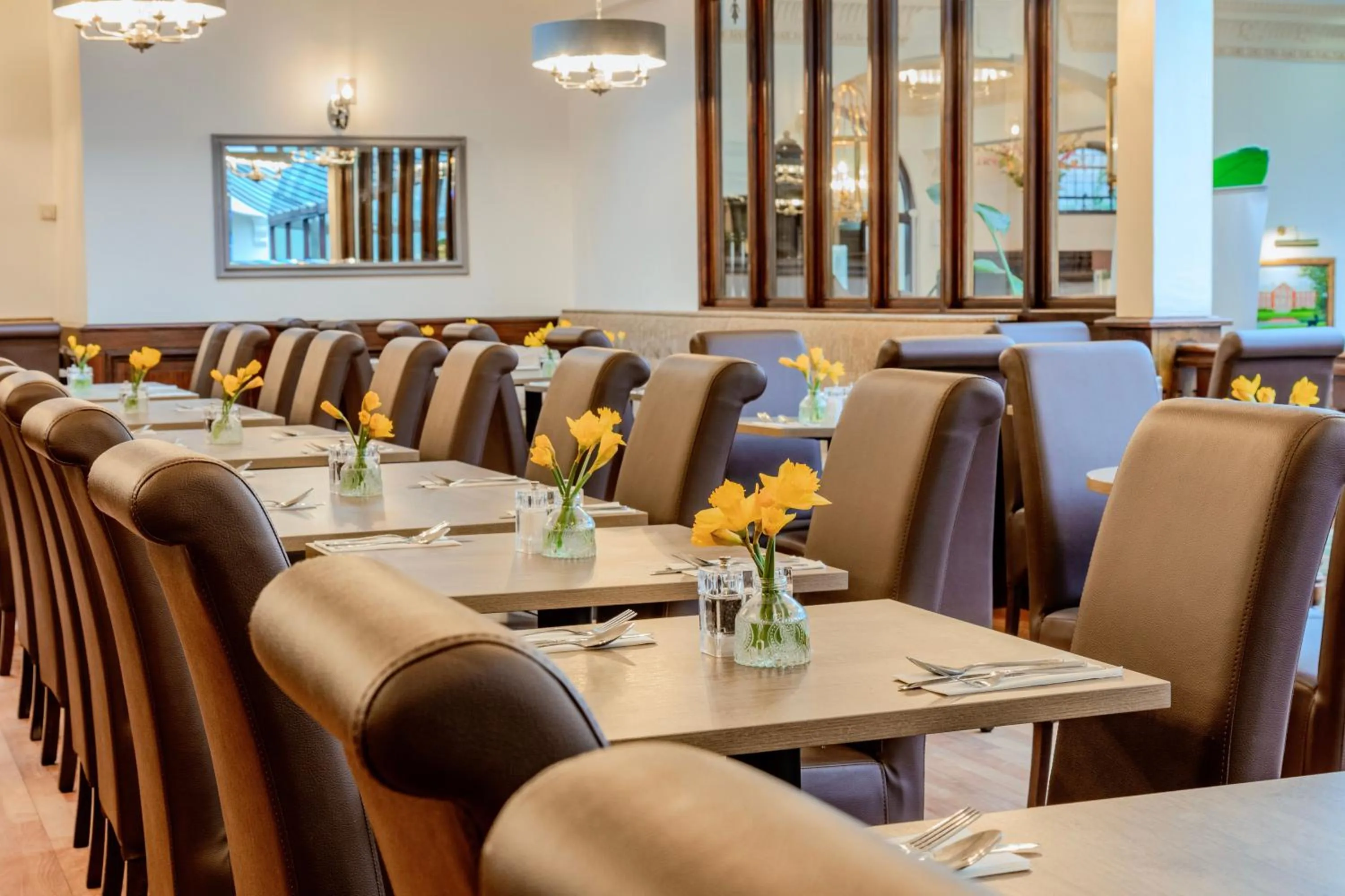 Restaurant/places to eat in Bosworth Hall Hotel