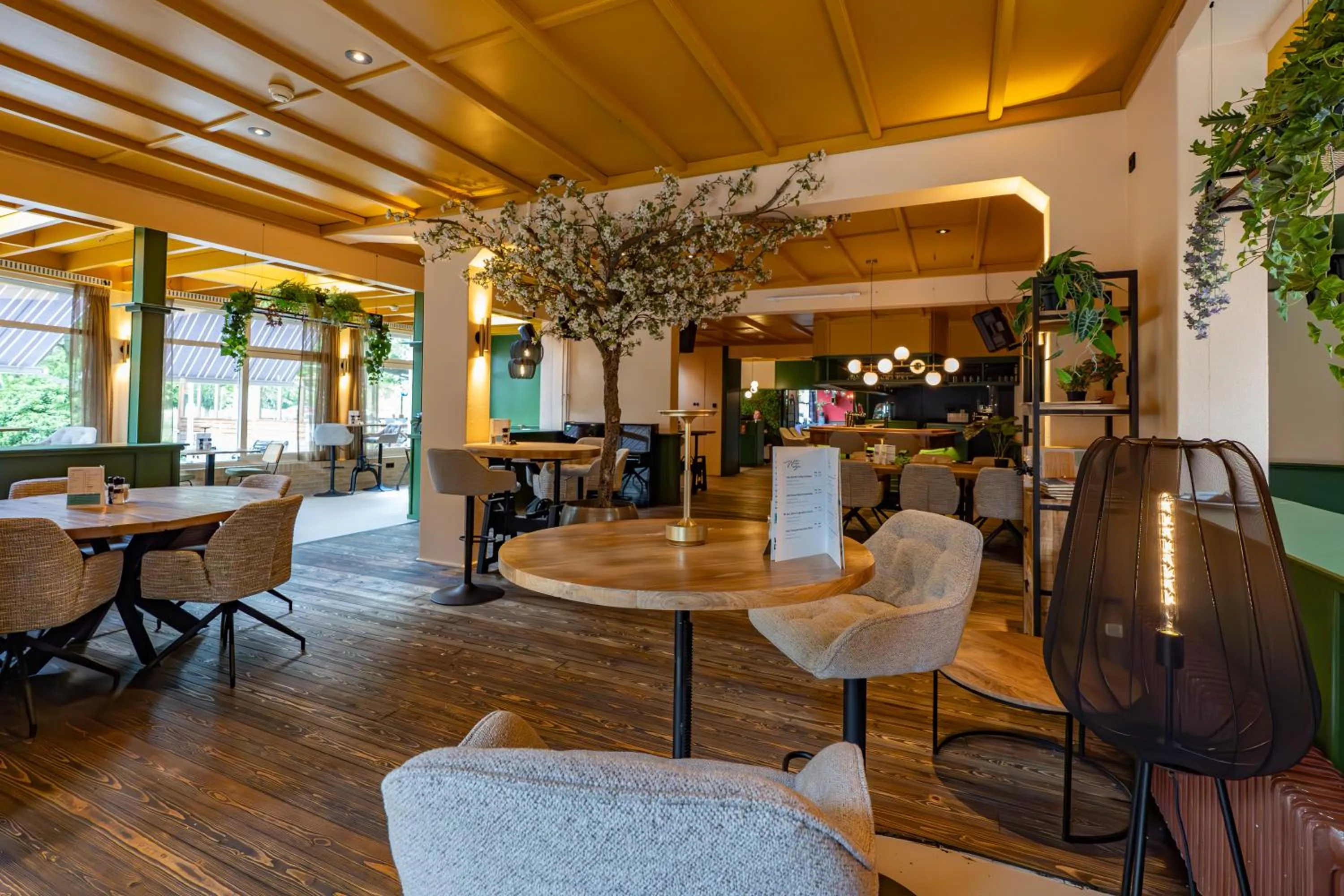 Restaurant/places to eat in Hotel and Restaurant van Saaze