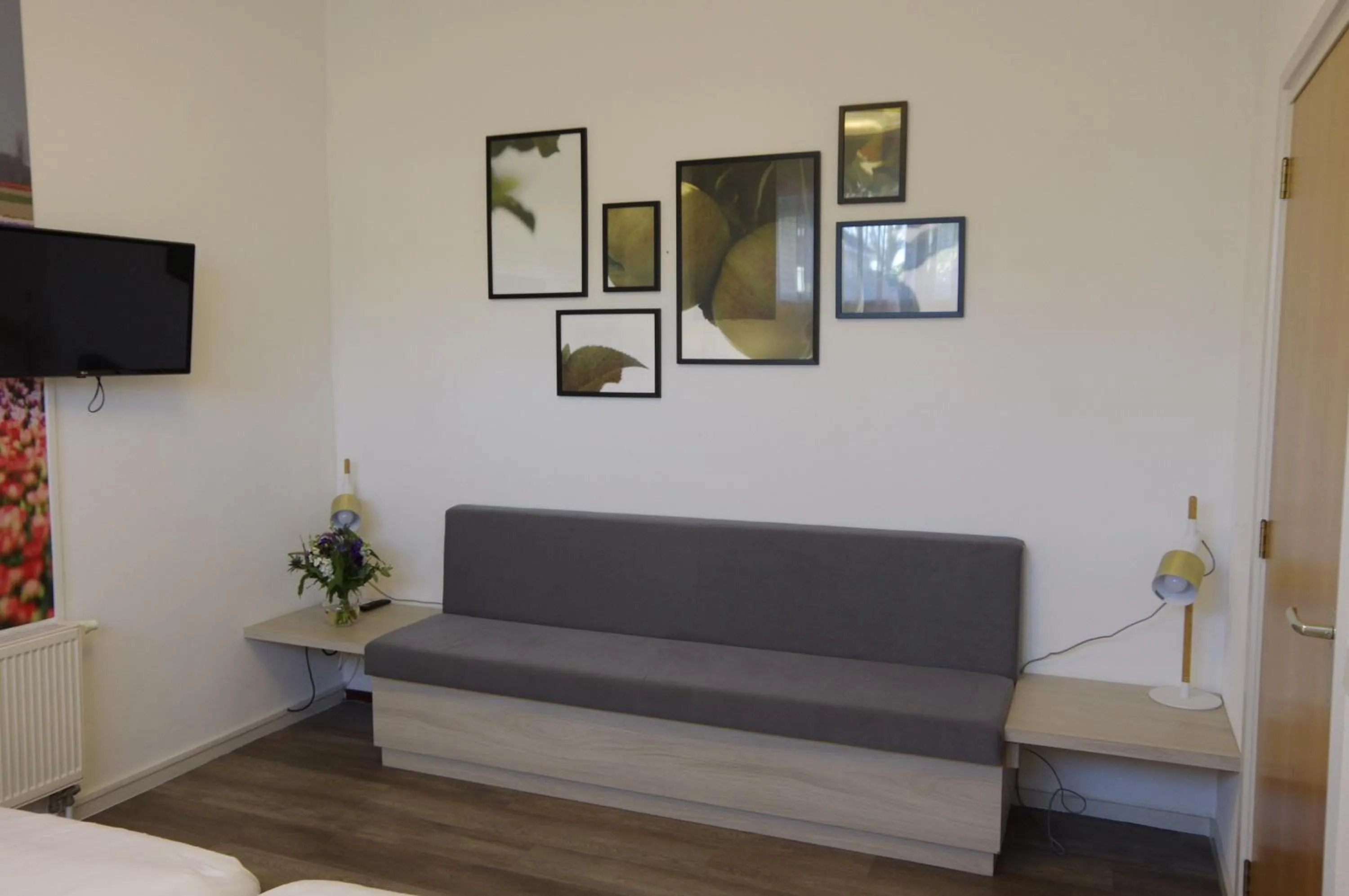 Seating area in Hotel and Restaurant van Saaze