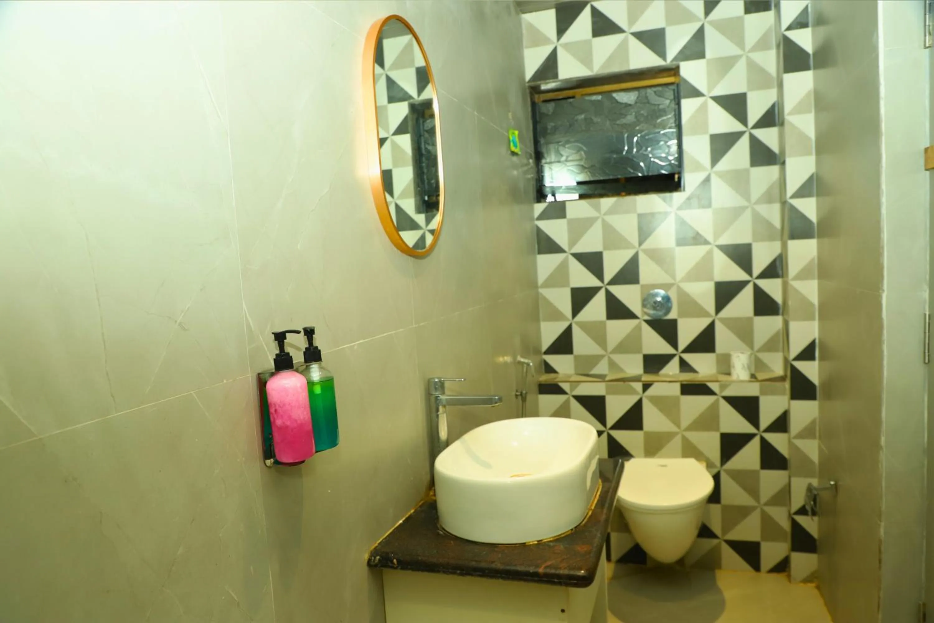 Toilet in Hotel Shirdi Park Inn 80 Meters From Sai Samadhi Temple