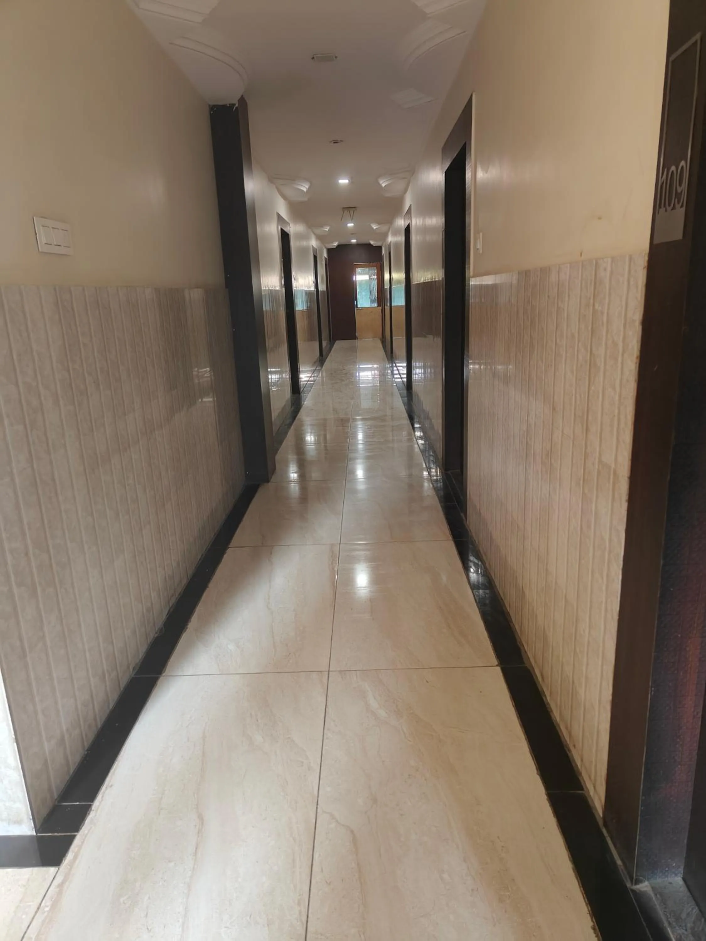 Property building in Hotel Shirdi Park Inn 80 Meters From Sai Samadhi Temple
