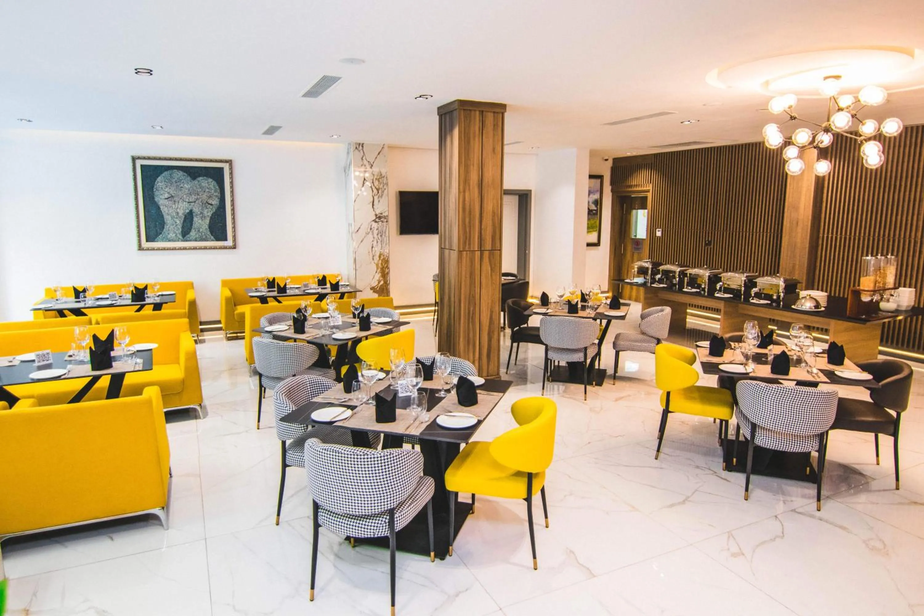 Restaurant/places to eat in The Safron Hotel