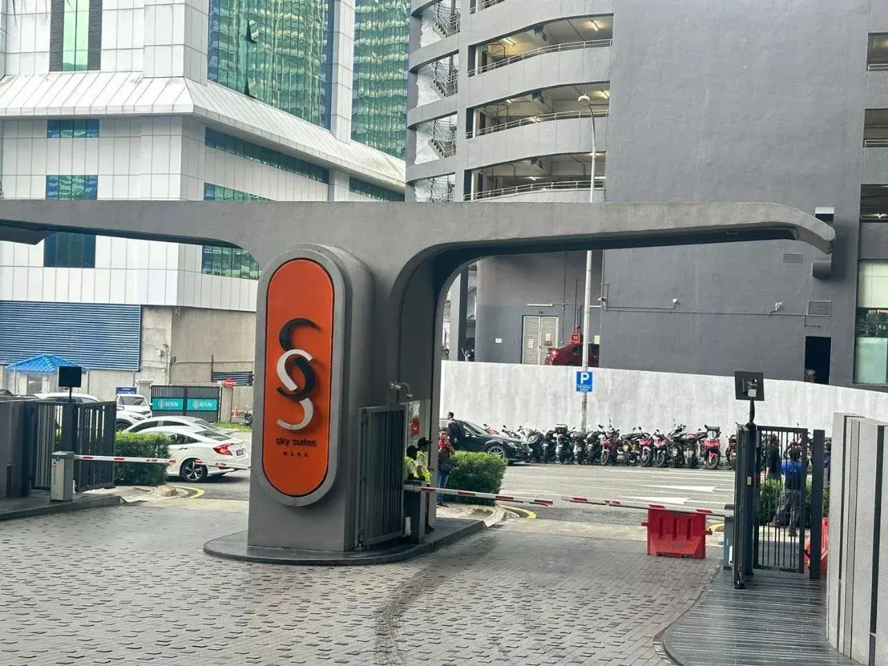 Facade/entrance in Sky Suites KL City Center Facade/entrance in Sky Suites KL City Center
