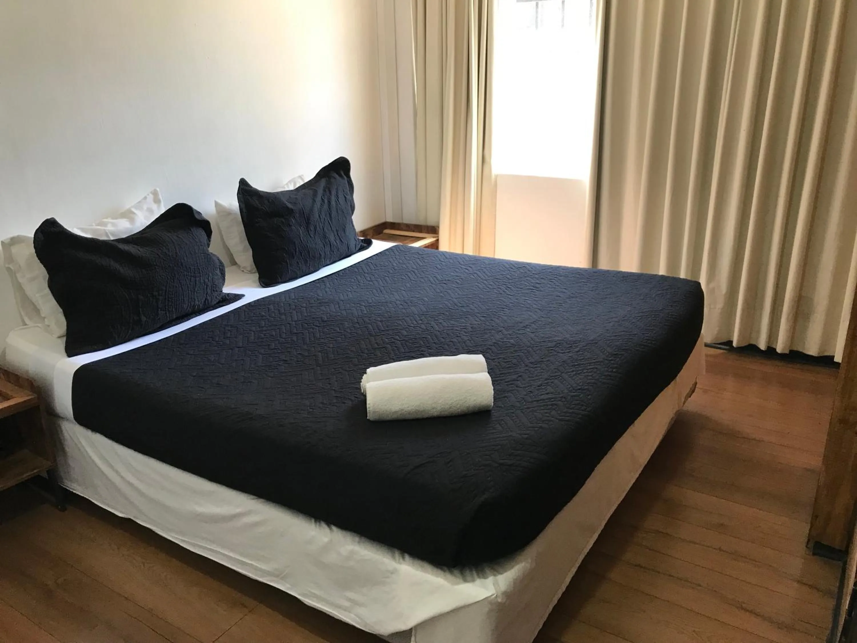 Photo of the whole room, Bed in Tremo Bellas Artes