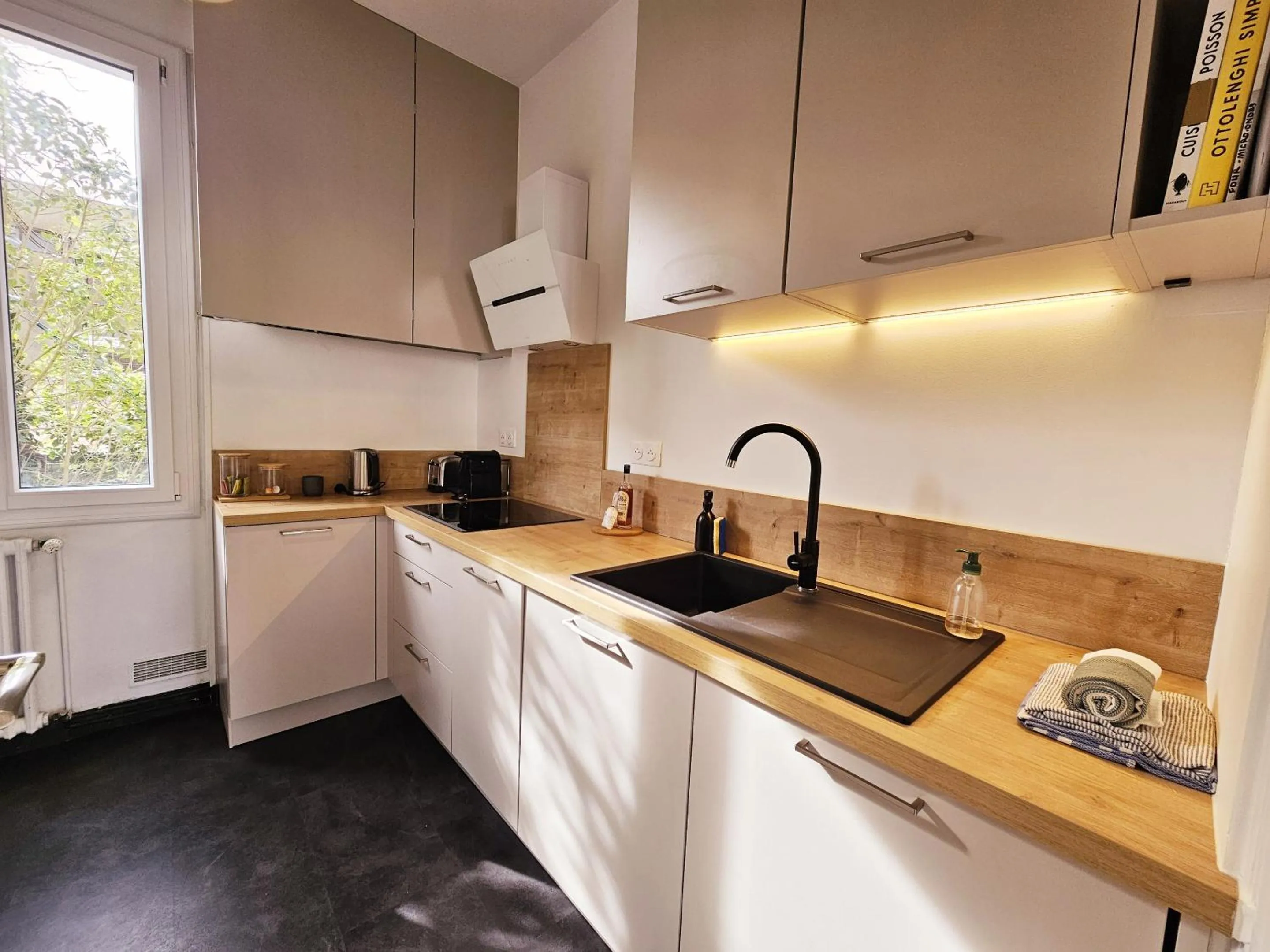 Kitchen or kitchenette in Fanfrelin joli T3 centre ville