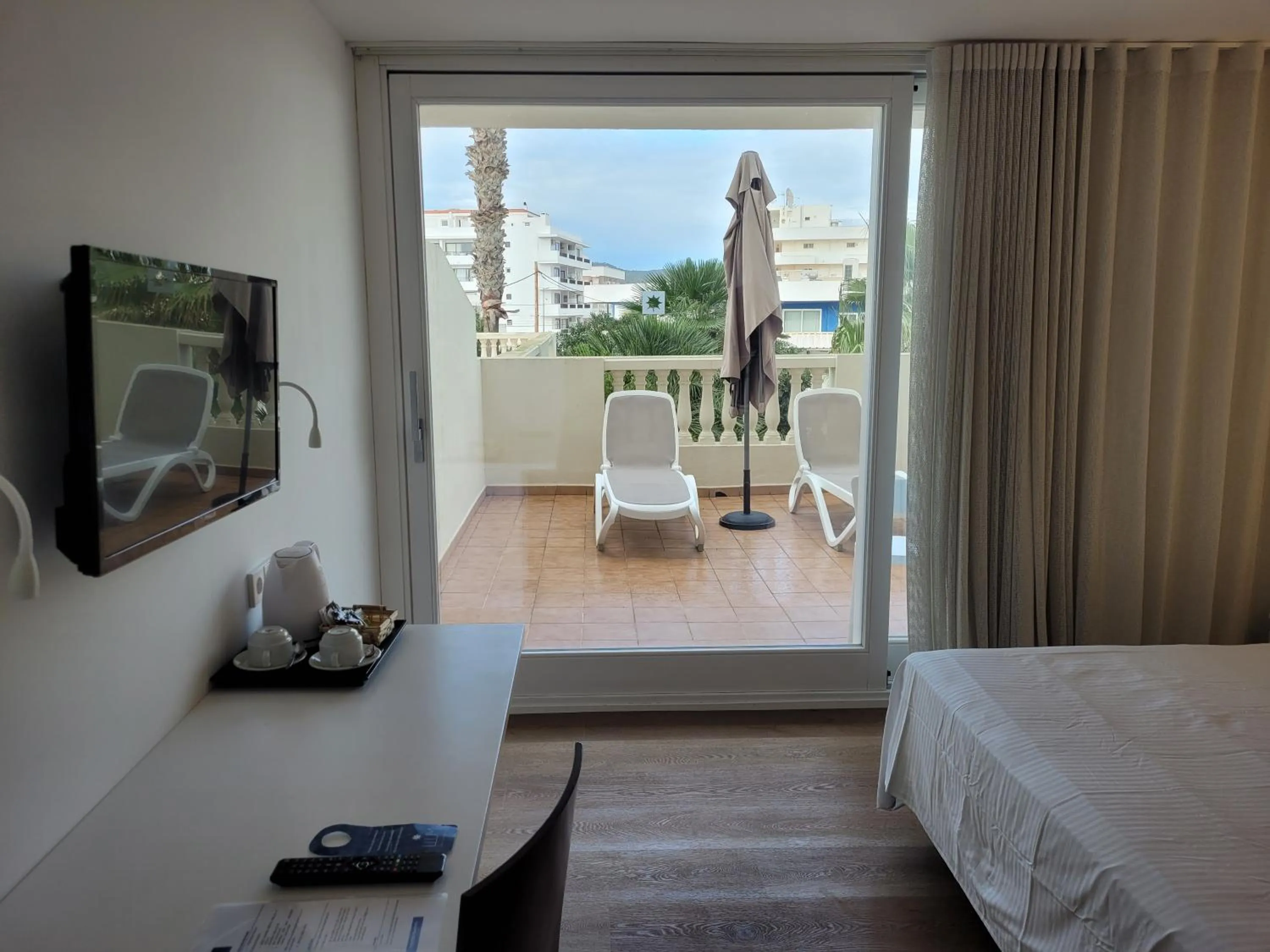 Photo of the whole room in Paraiso Beach by Hoteles Centric -Adult Only