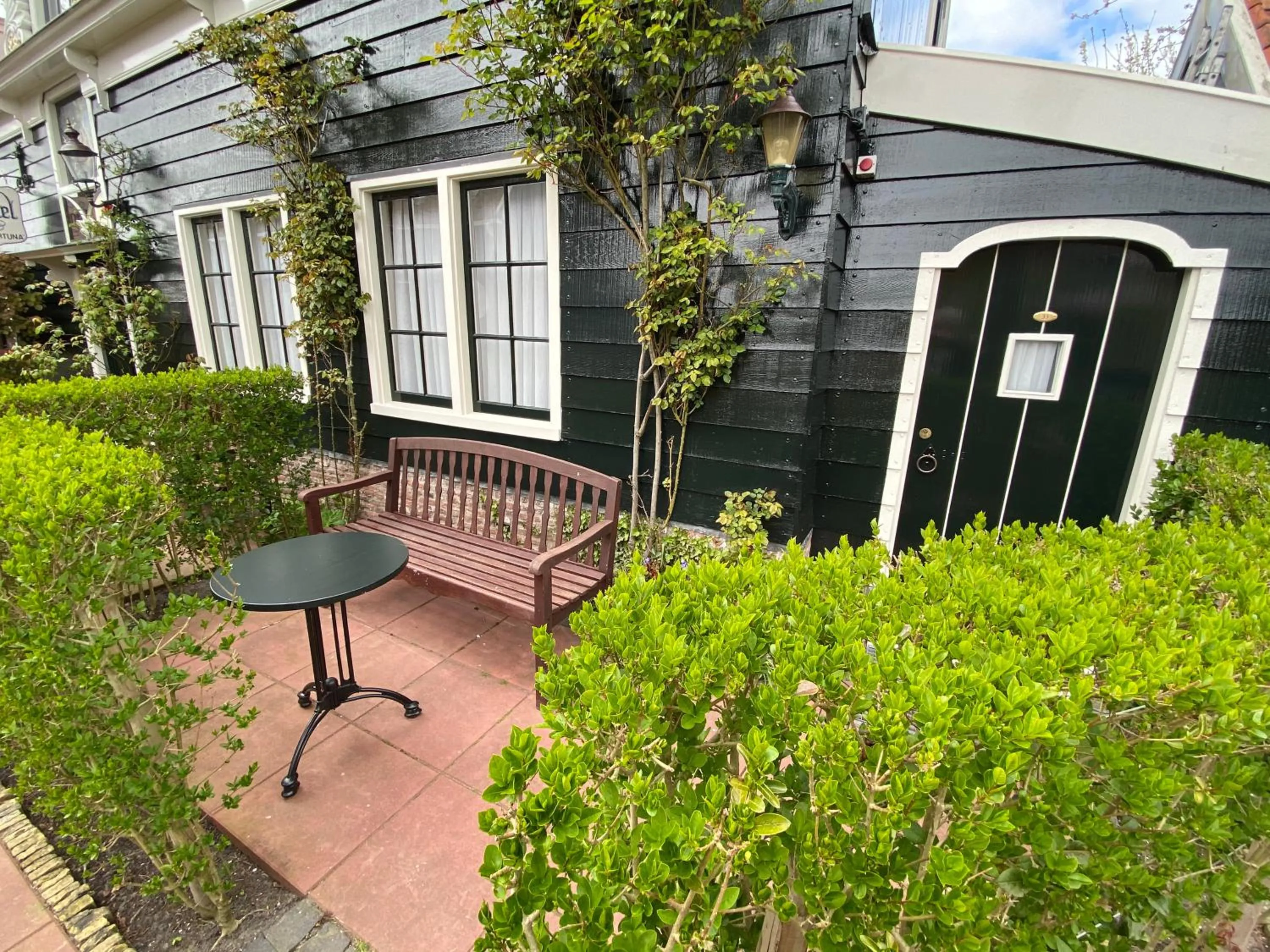 Property building in Hotel & Restaurant De Fortuna