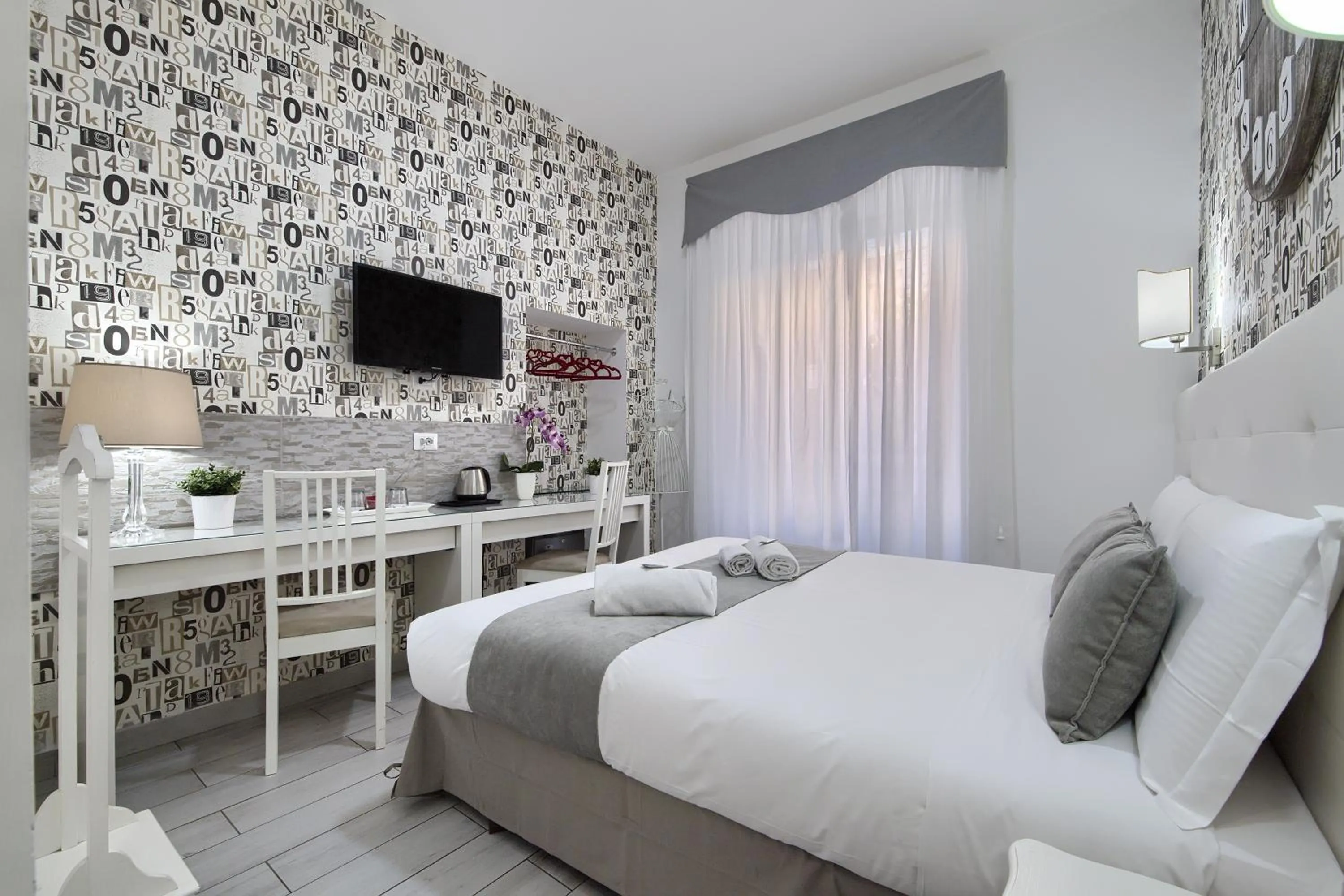 Bathroom, Bed in Vatican's Roof