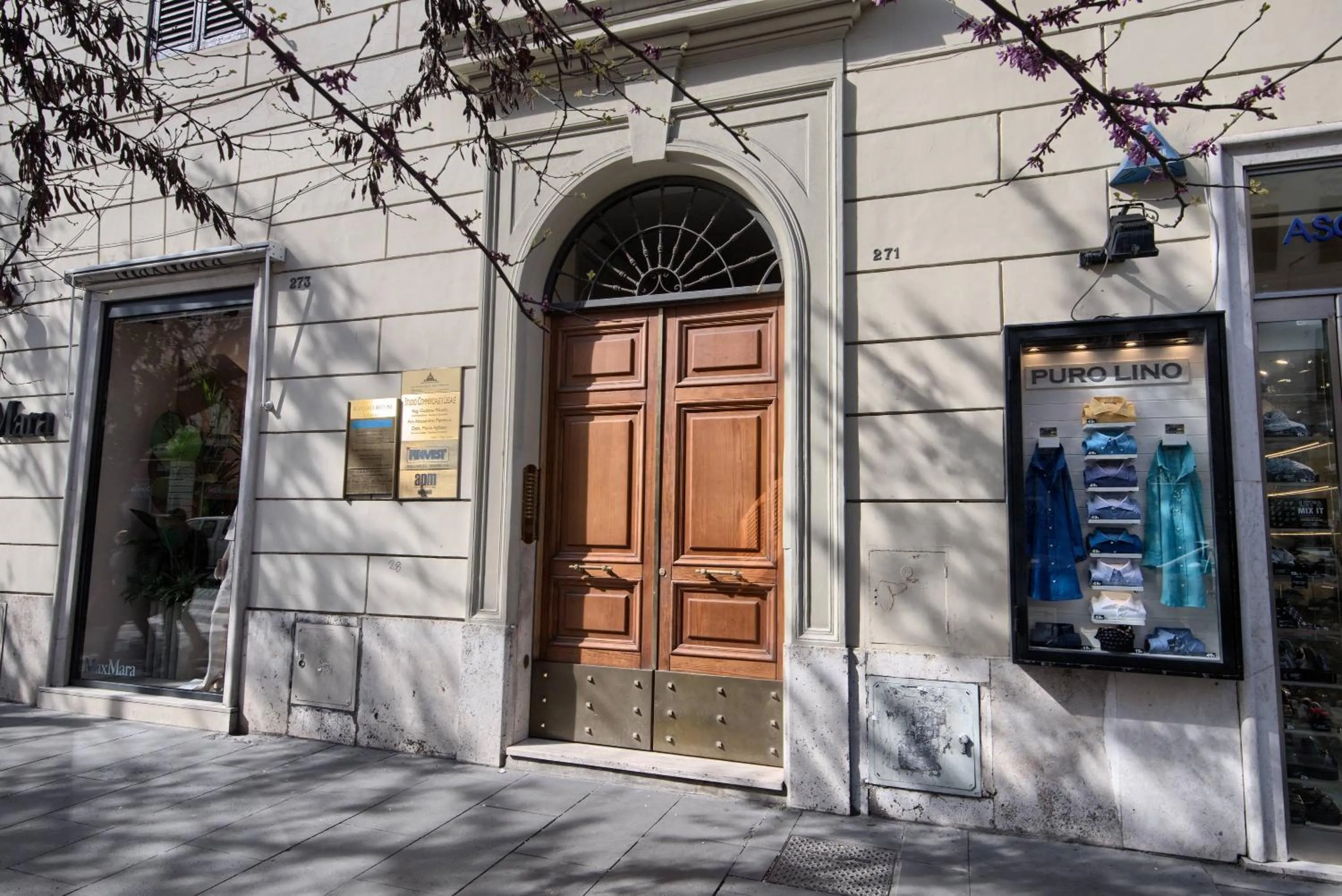 Facade/entrance in Vatican's Roof