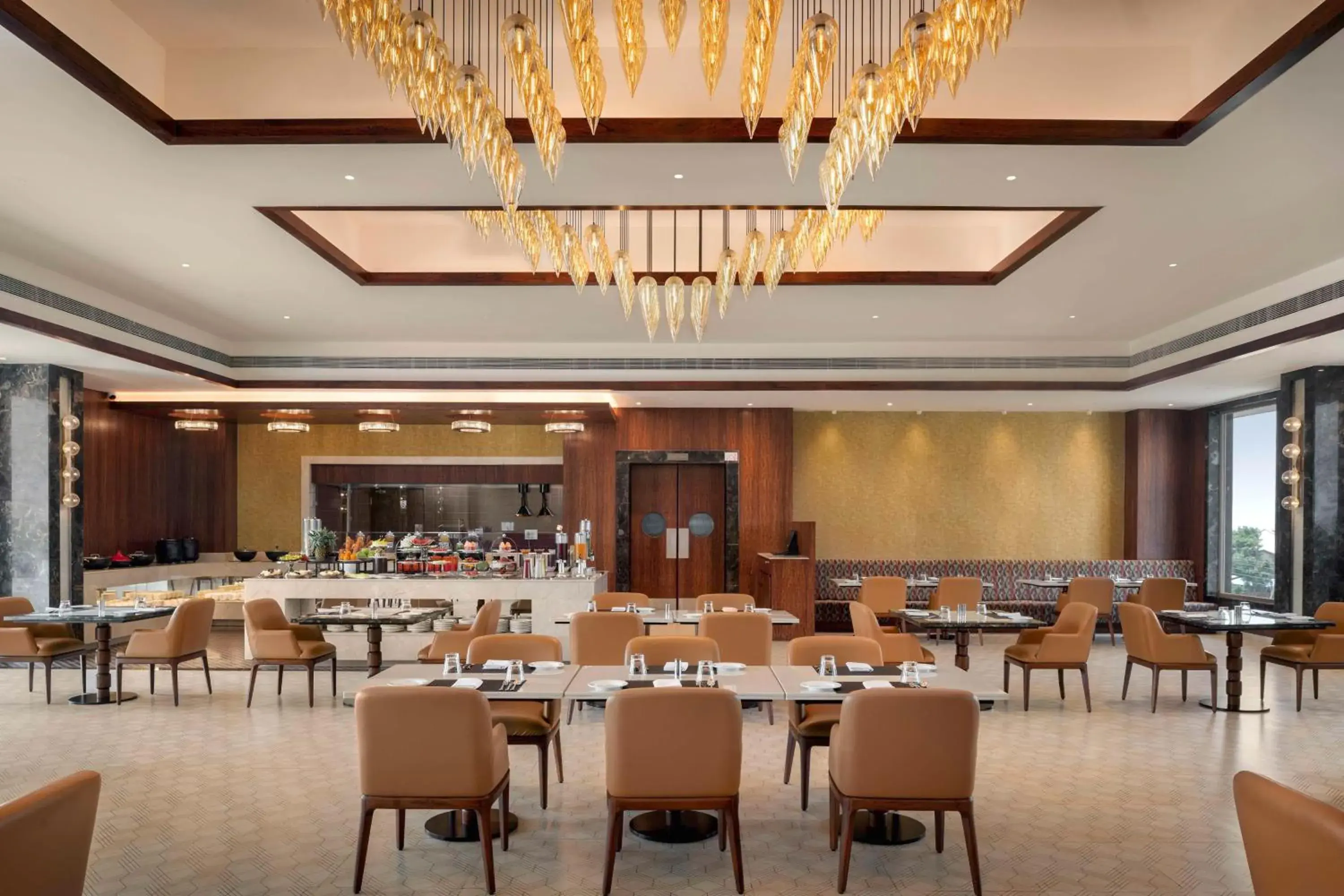 Restaurant/places to eat in Jasraj Palace Yavatmal Hotel, a member of Radisson Individuals Restaurant/places to eat in Jasraj Palace Yavatmal Hotel, a member of Radisson Individuals