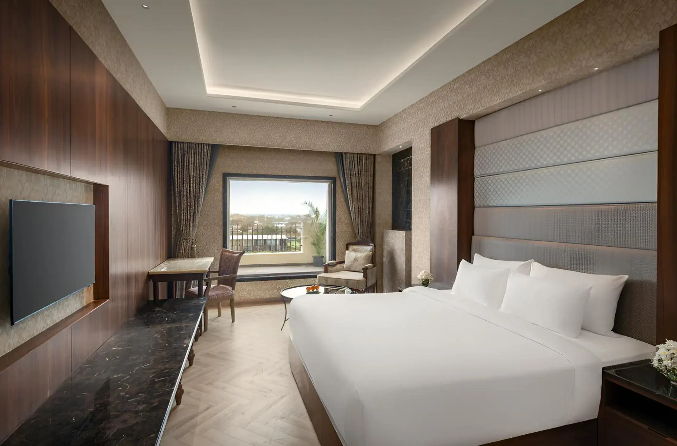 Bed in Jasraj Palace Yavatmal Hotel, a member of Radisson Individuals Bed in Jasraj Palace Yavatmal Hotel, a member of Radisson Individuals