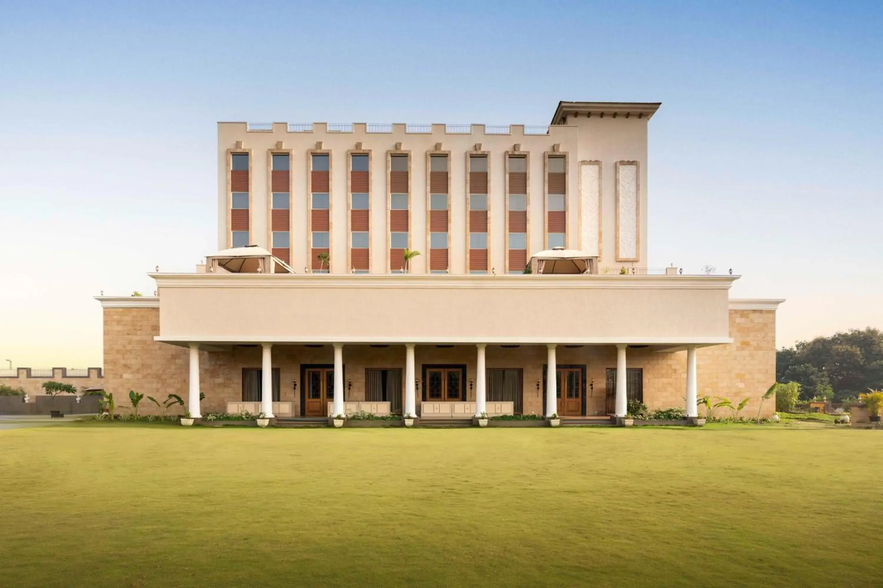 Property building in Jasraj Palace Yavatmal Hotel, a member of Radisson Individuals Property building in Jasraj Palace Yavatmal Hotel, a member of Radisson Individuals