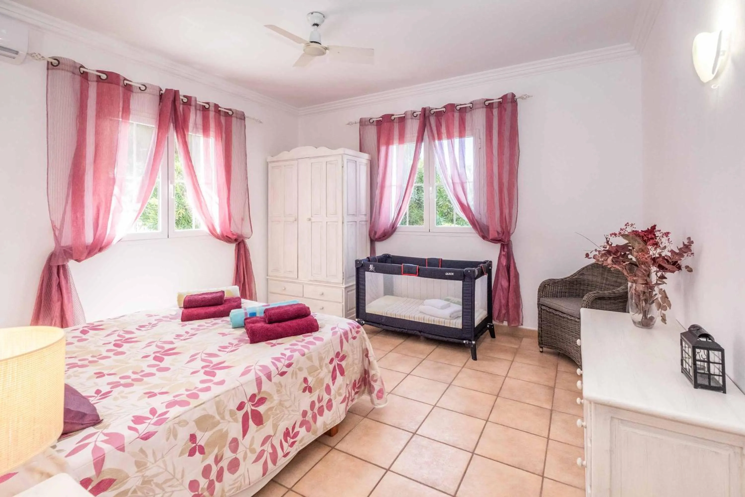 Other, Bed in Villa Alaris