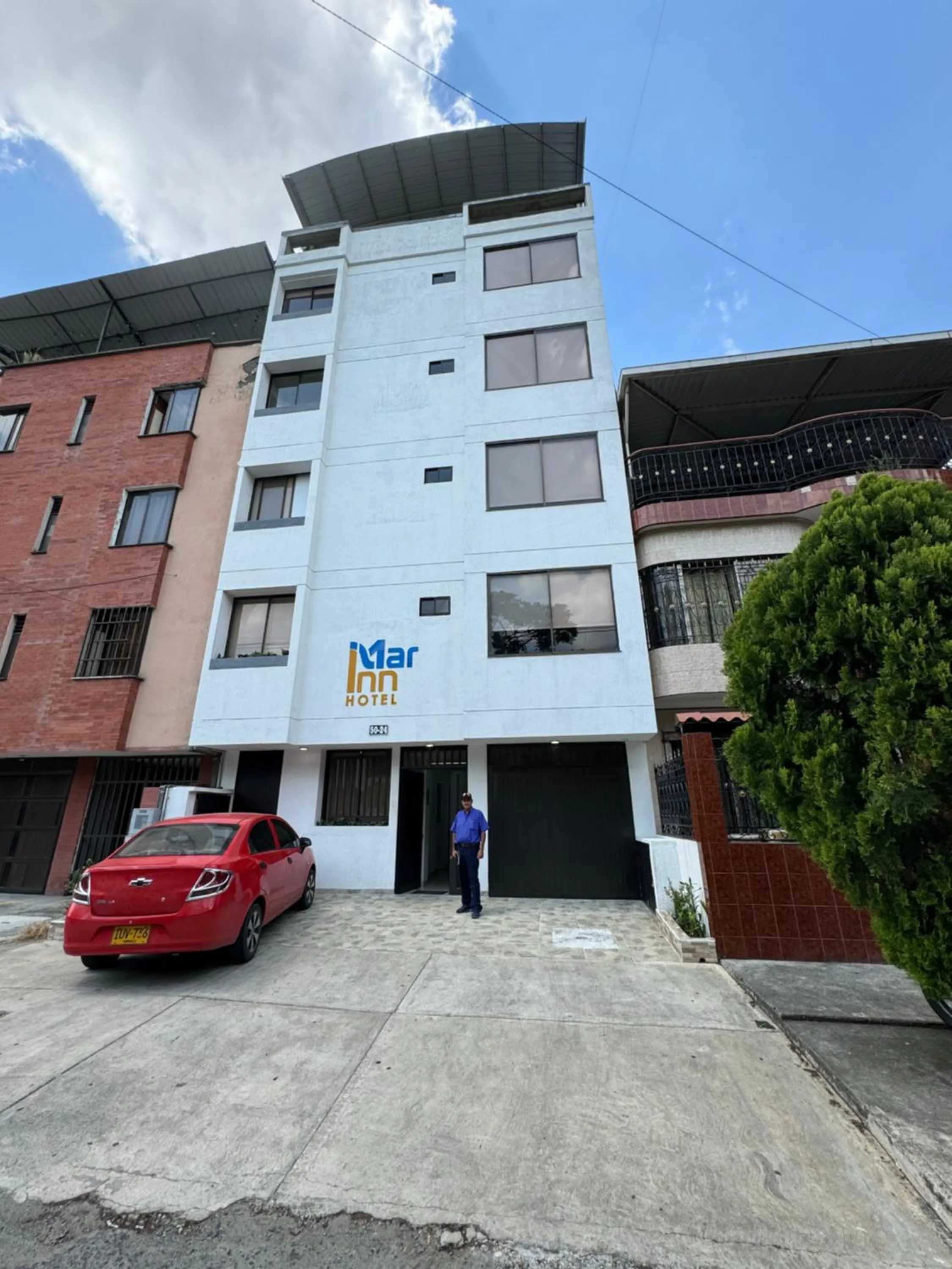 Property building in Hotel Mar Inn Cali