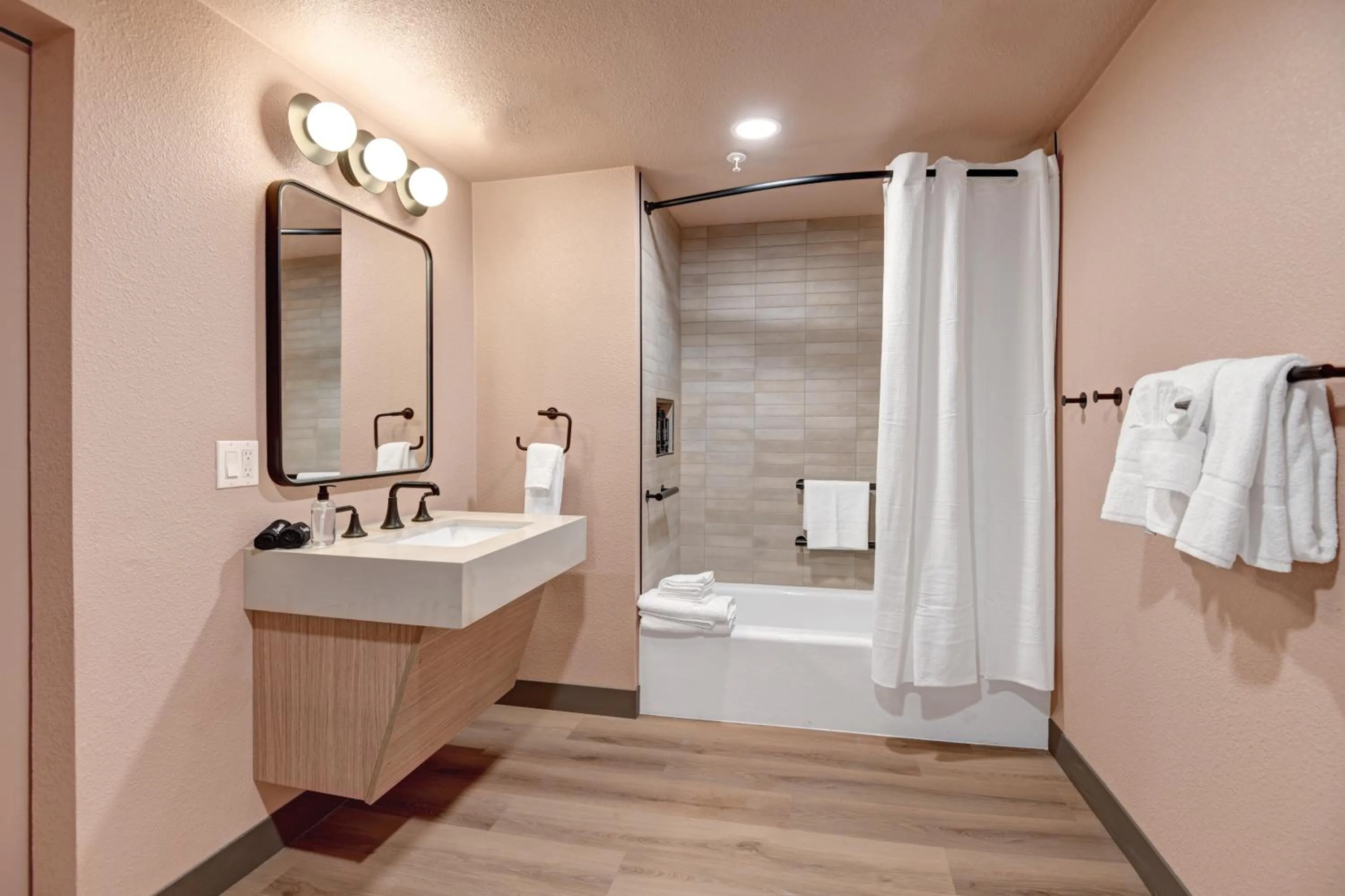 Bathroom in The Dunes Hotel (Palm Springs)