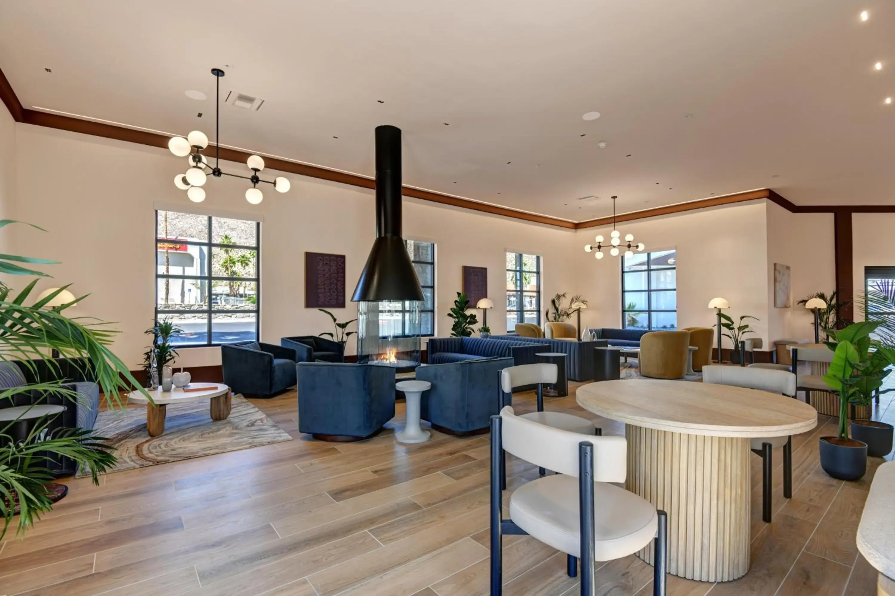 Lobby or reception in The Dunes Hotel (Palm Springs) Lobby or reception in The Dunes Hotel (Palm Springs)