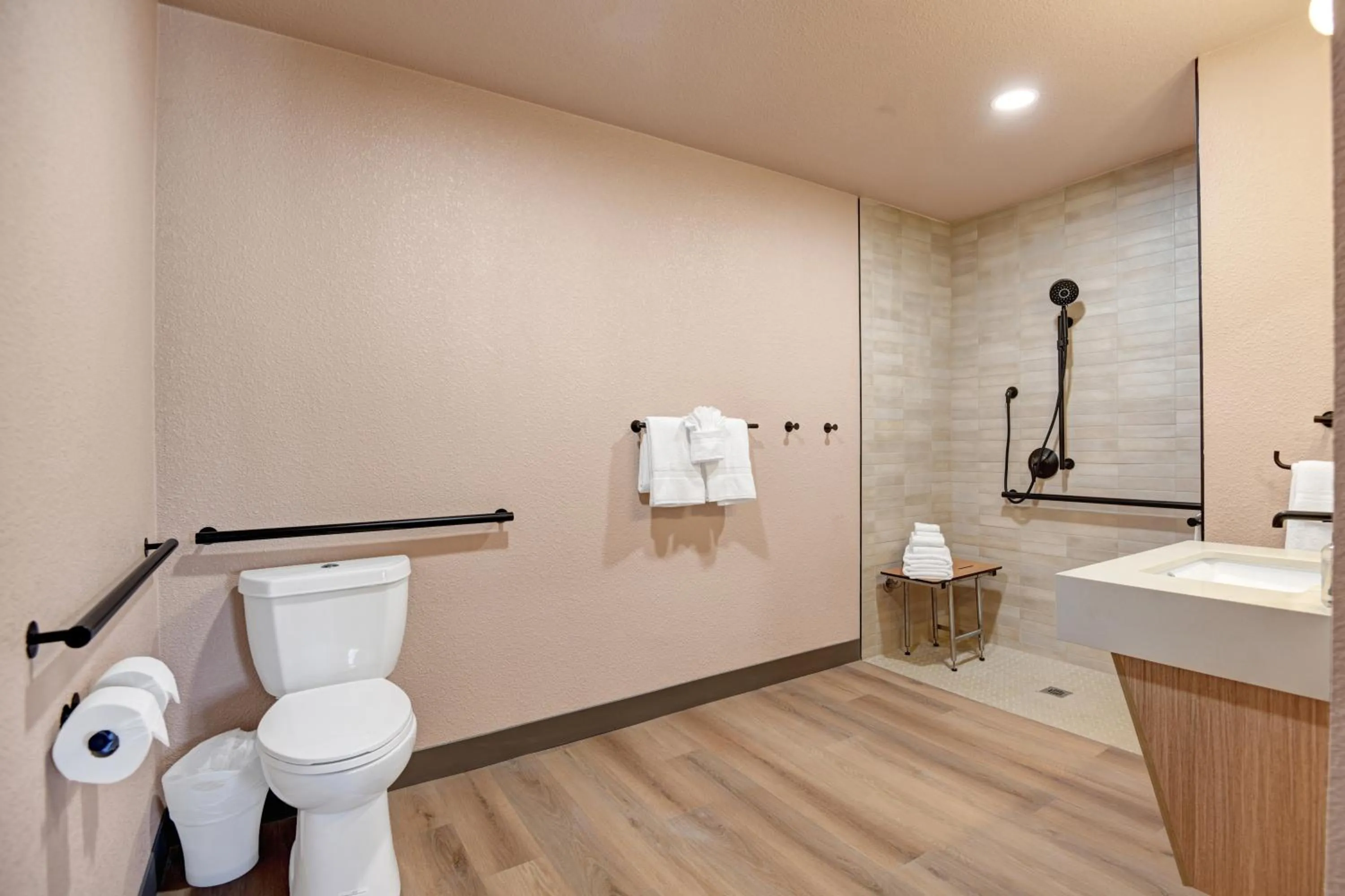 Bathroom in The Dunes Hotel (Palm Springs)