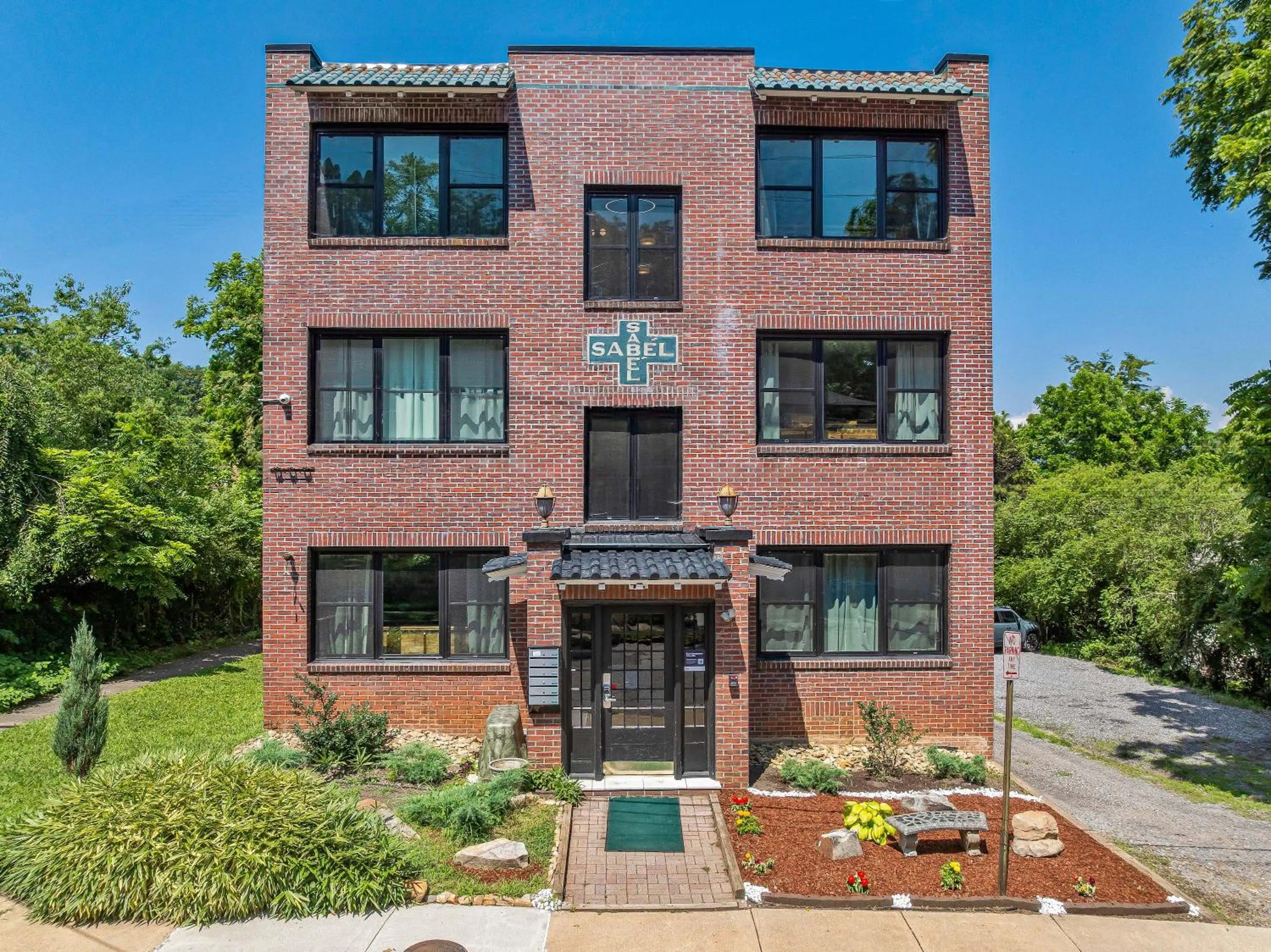 Property building in Kasa Downtown Asheville