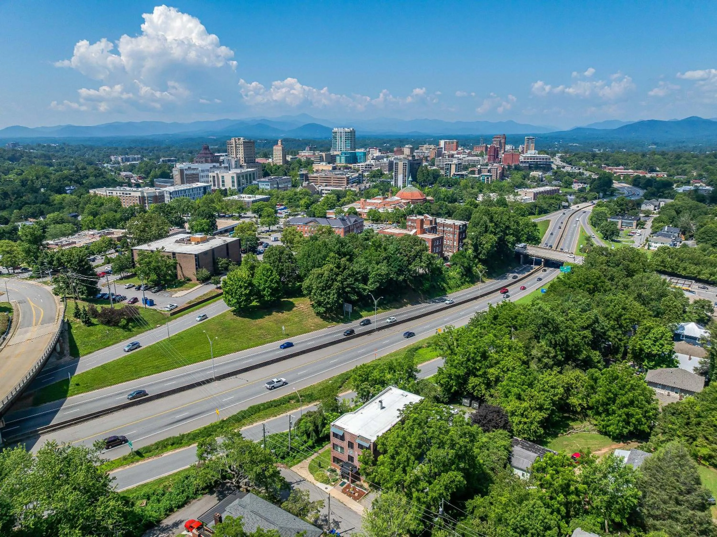 Property building in Kasa Downtown Asheville