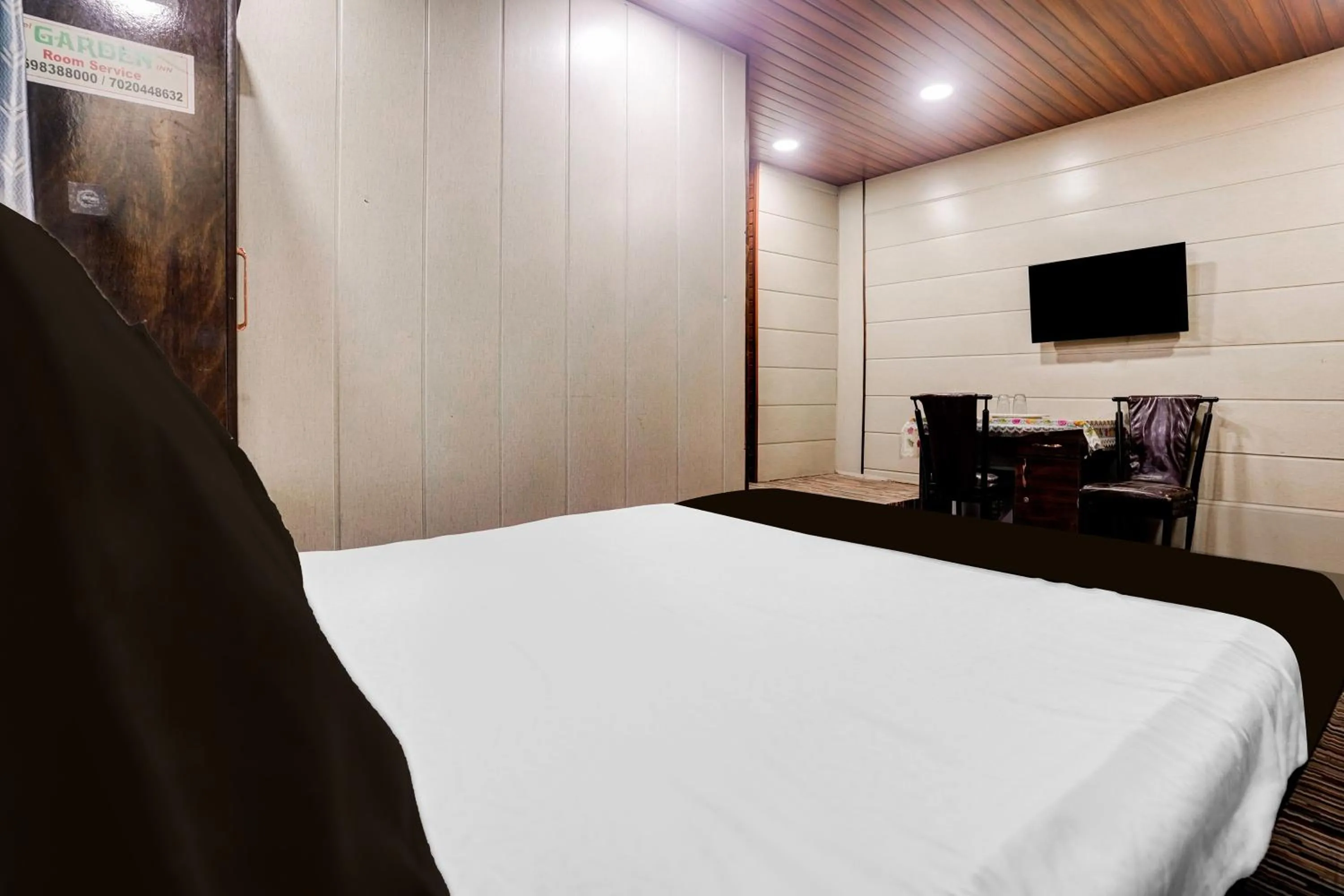 Bedroom in Super Hotel O Ulhasnagar Railway Junction Formerly Garden Inn