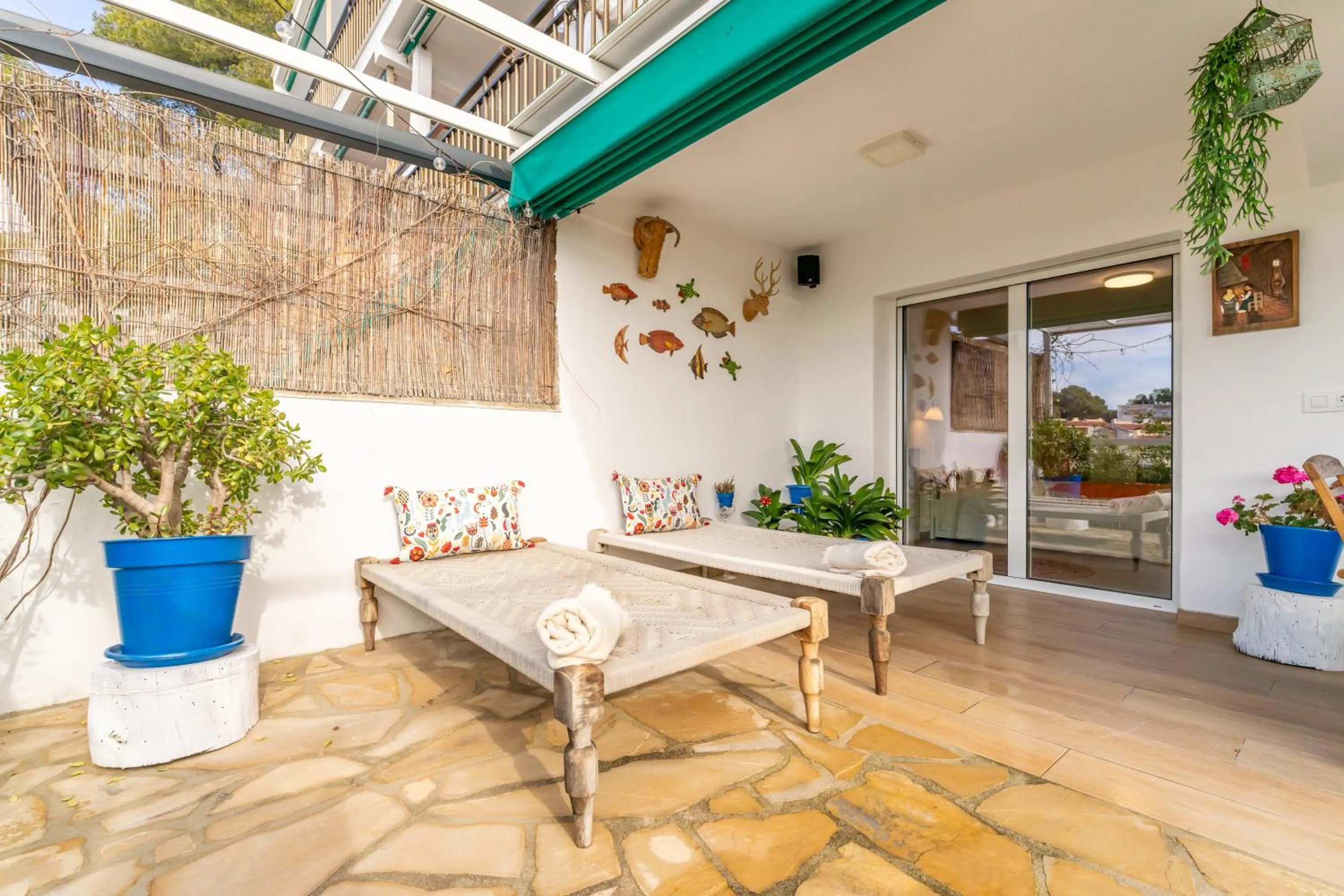 Luxury Designer Beach Front Two Bedroom Apartment