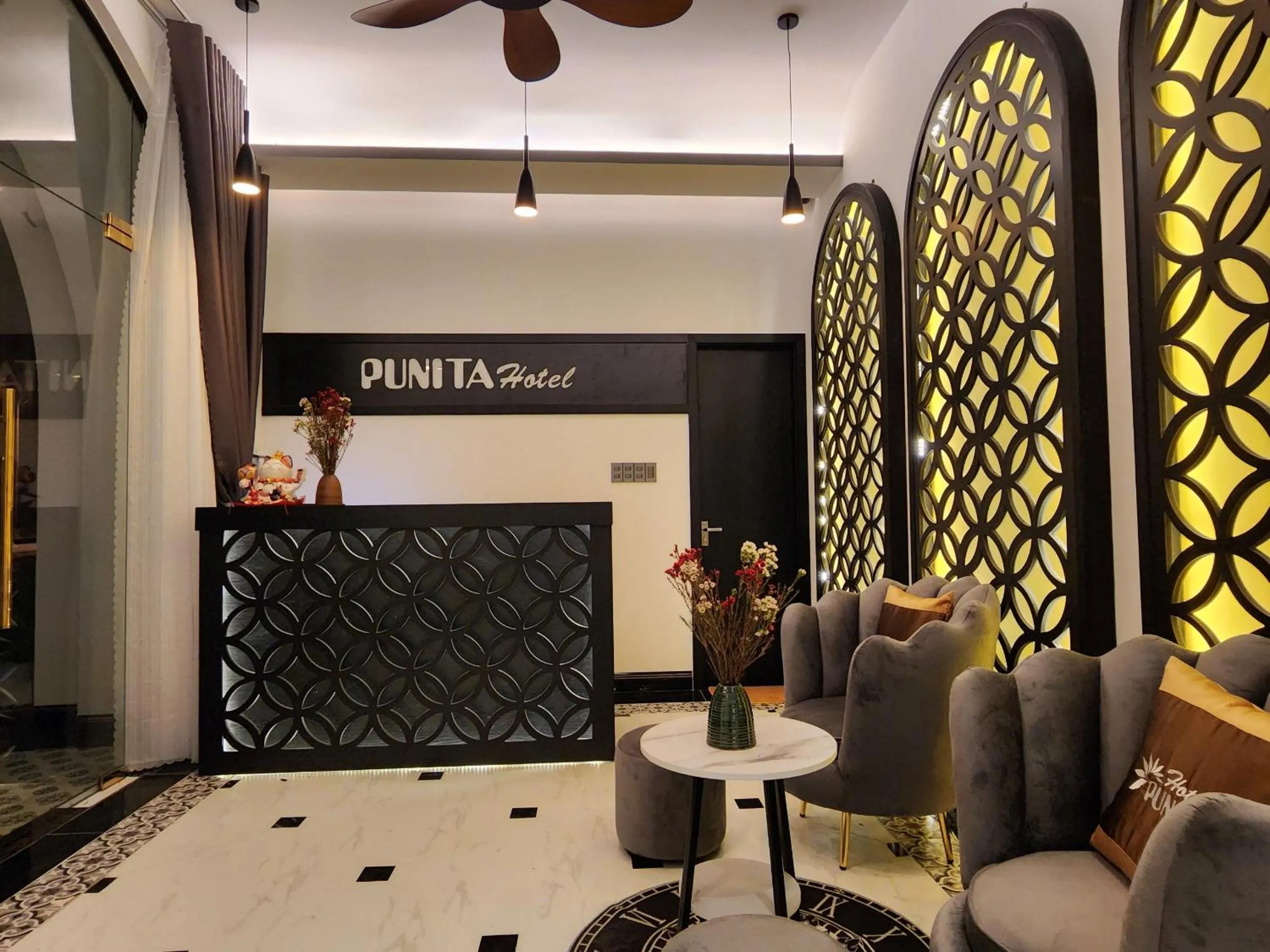 Lobby or reception in Punita Hotel