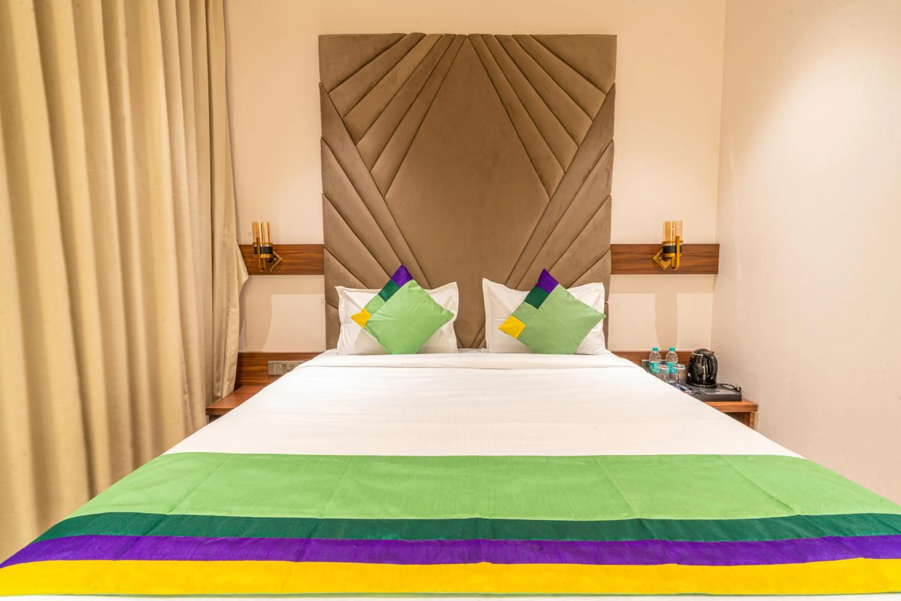 Bedroom, Bed in Treebo Premium Heritage Grand -Majiwada Thane