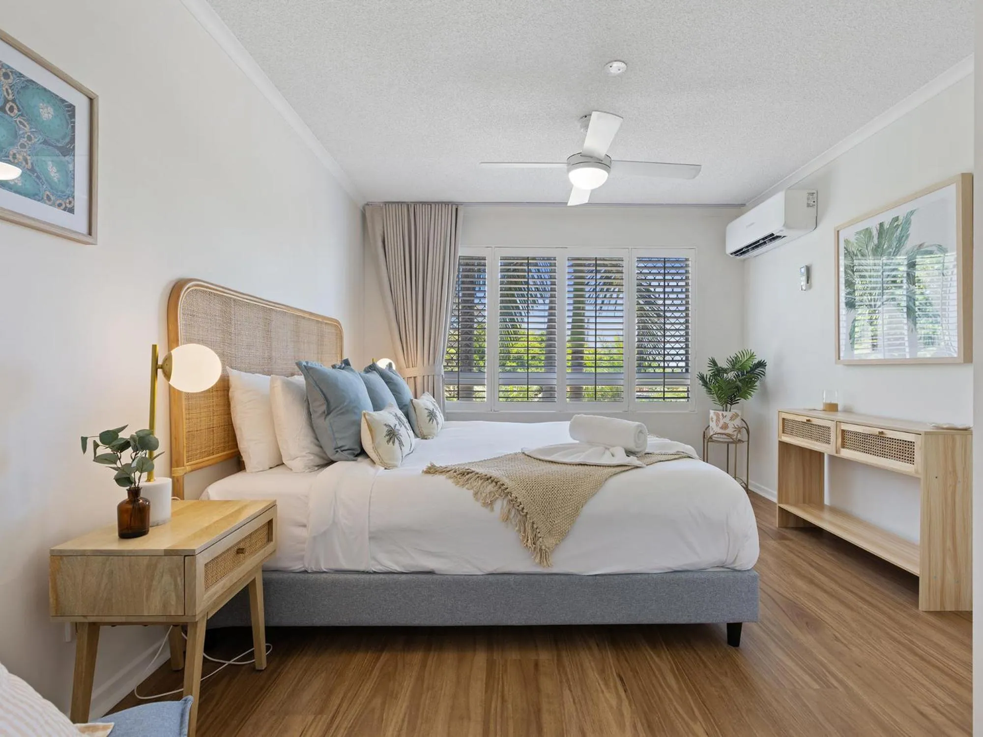 Luxury on the Beach Surfside Resort -Sunshine Coast