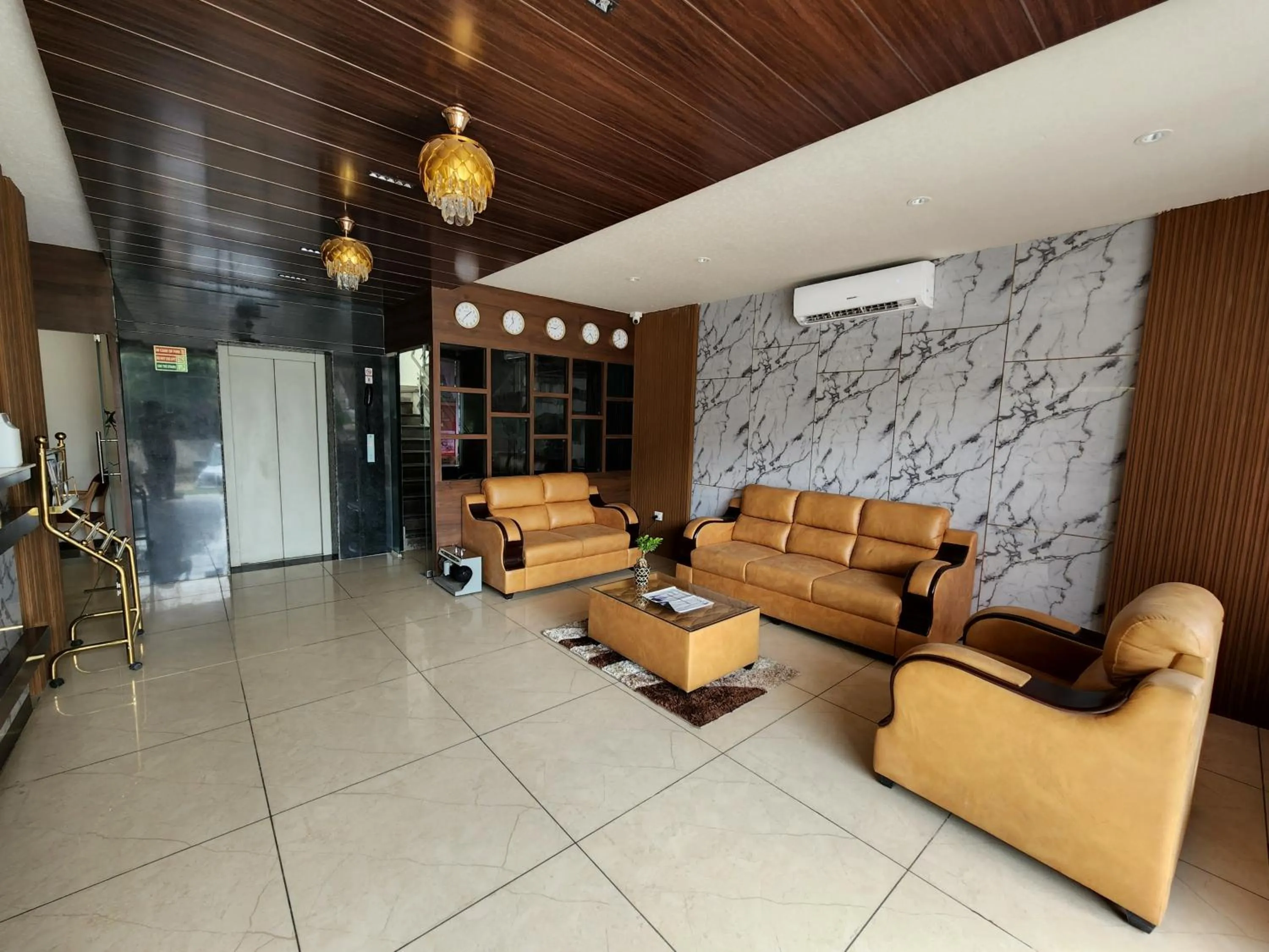 Communal lounge/ TV room in Happy Stays Whitefield