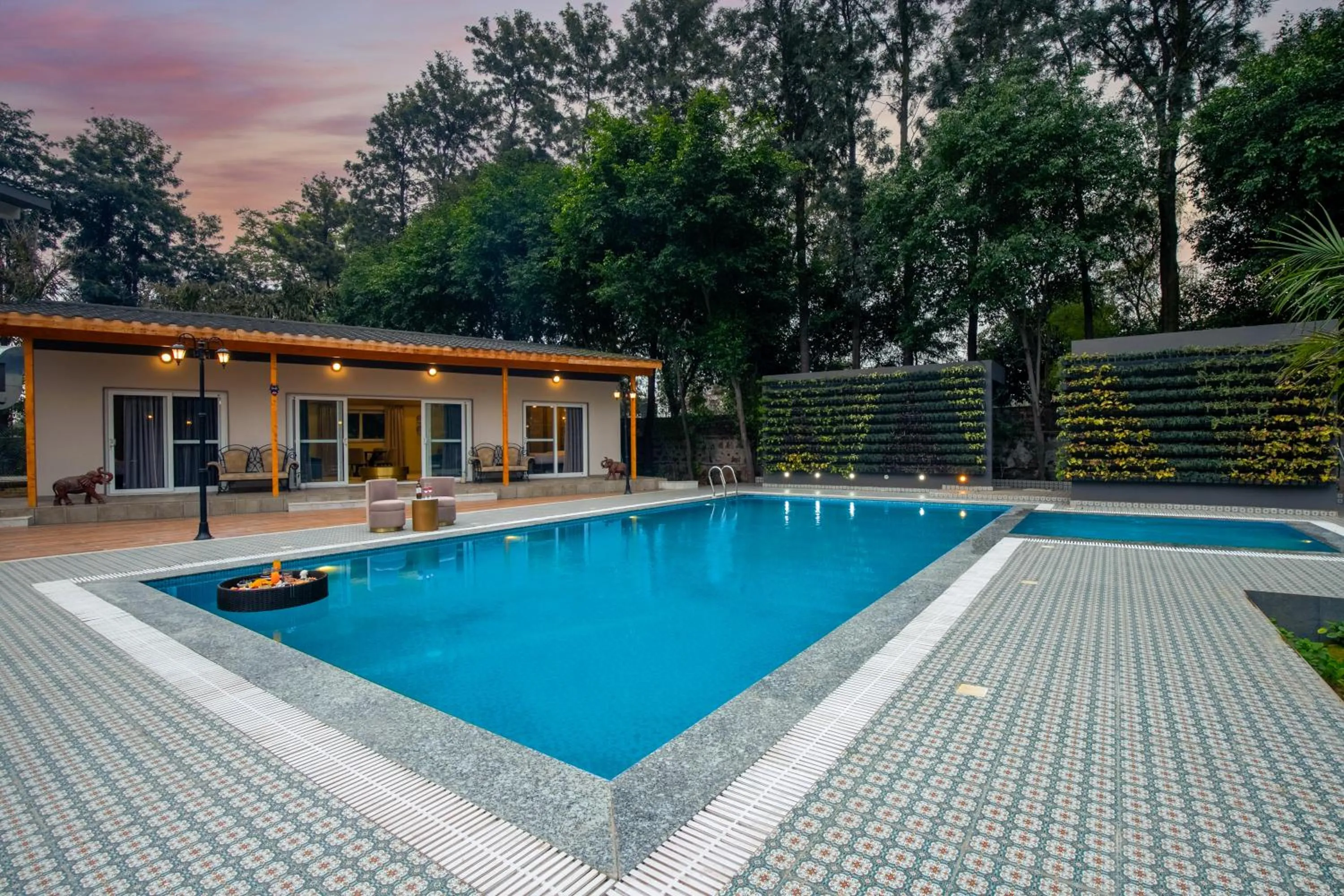 Property building in ELIVAAS 6 BHK Farmstay with Pvt Pool & Garden - Esh